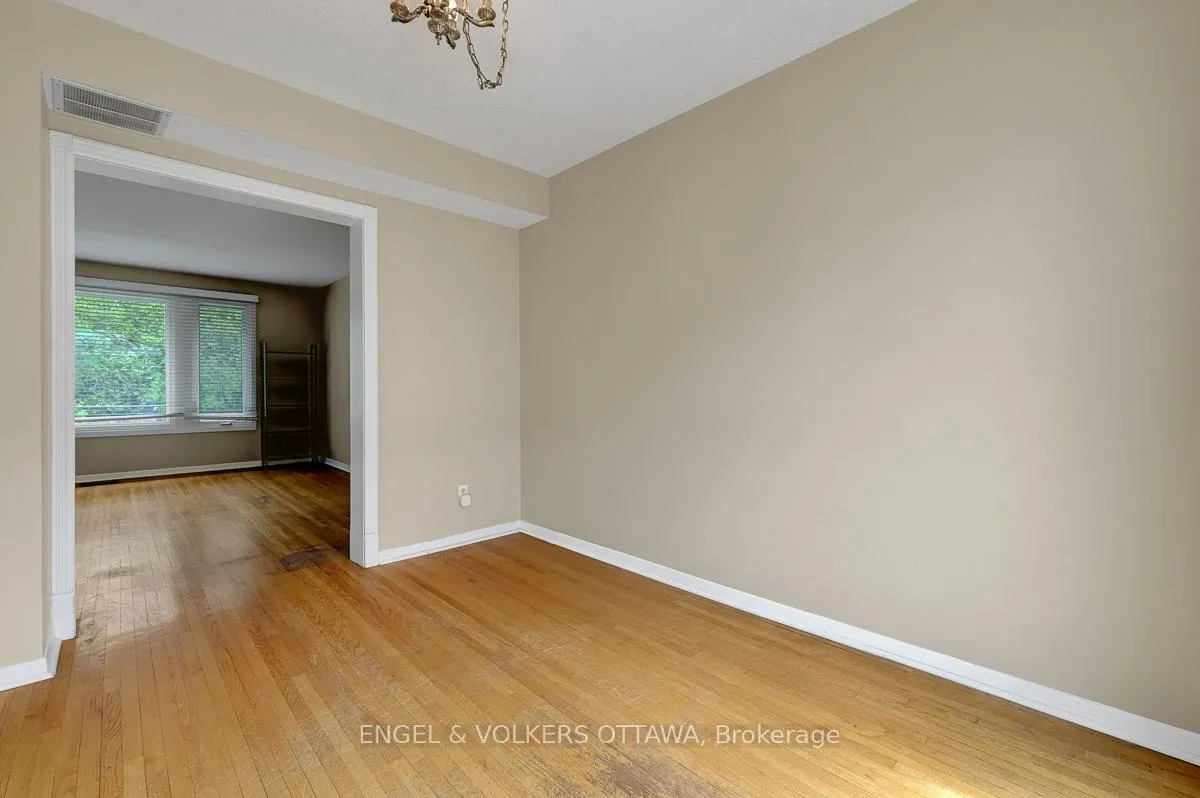 Photo 3 of Unit B, 765 Springland Drive, Ottawa, Mooneys Bay/Riverside Park — HOMEH