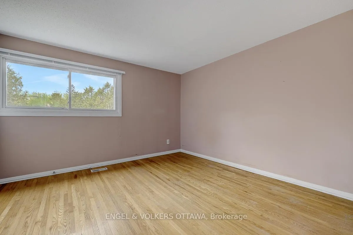 Photo 10 of Unit B, 765 Springland Drive, Ottawa, Mooneys Bay/Riverside Park — HOMEH