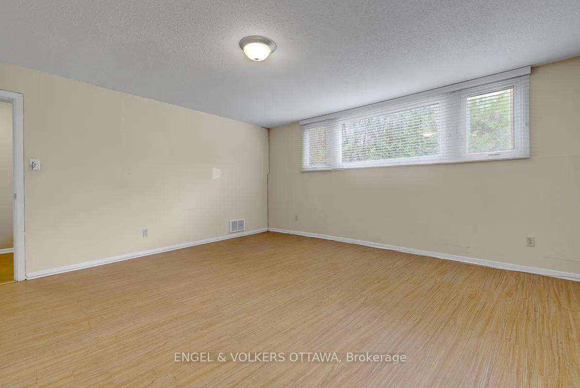 Photo 15 of Unit B, 765 Springland Drive, Ottawa, Mooneys Bay/Riverside Park — HOMEH