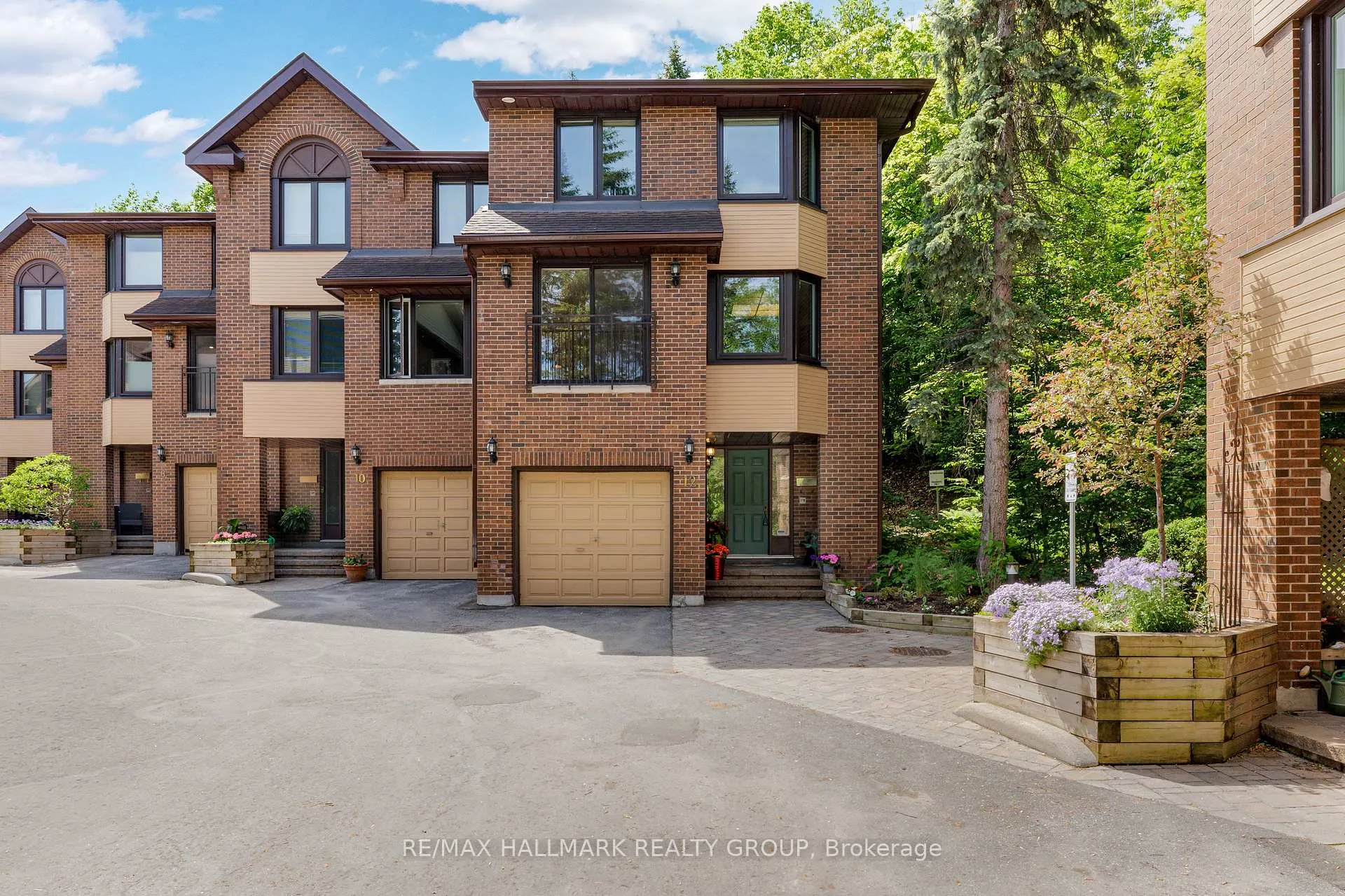 Photo 1 of Unit 40, 12 Summershade Private, Ottawa, Civic Hospital — HOMEH