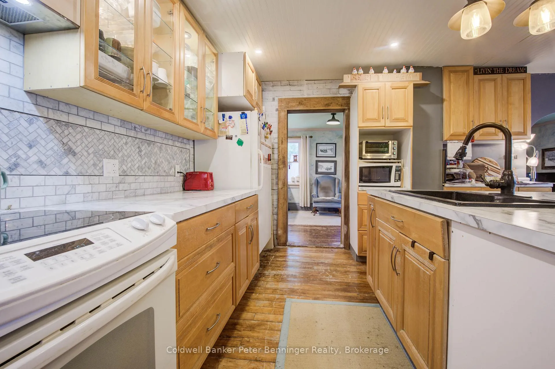Photo 5 of 3095 Old Mill Street, Howick — HOMEH
