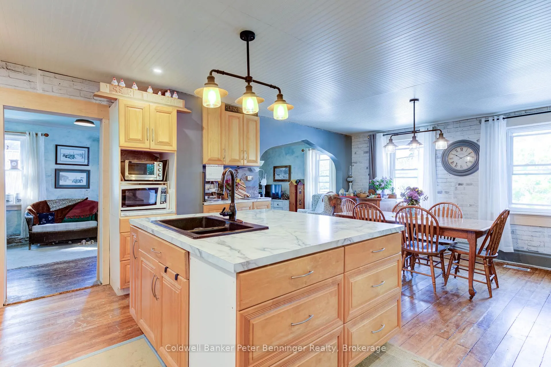 Photo 6 of 3095 Old Mill Street, Howick — HOMEH
