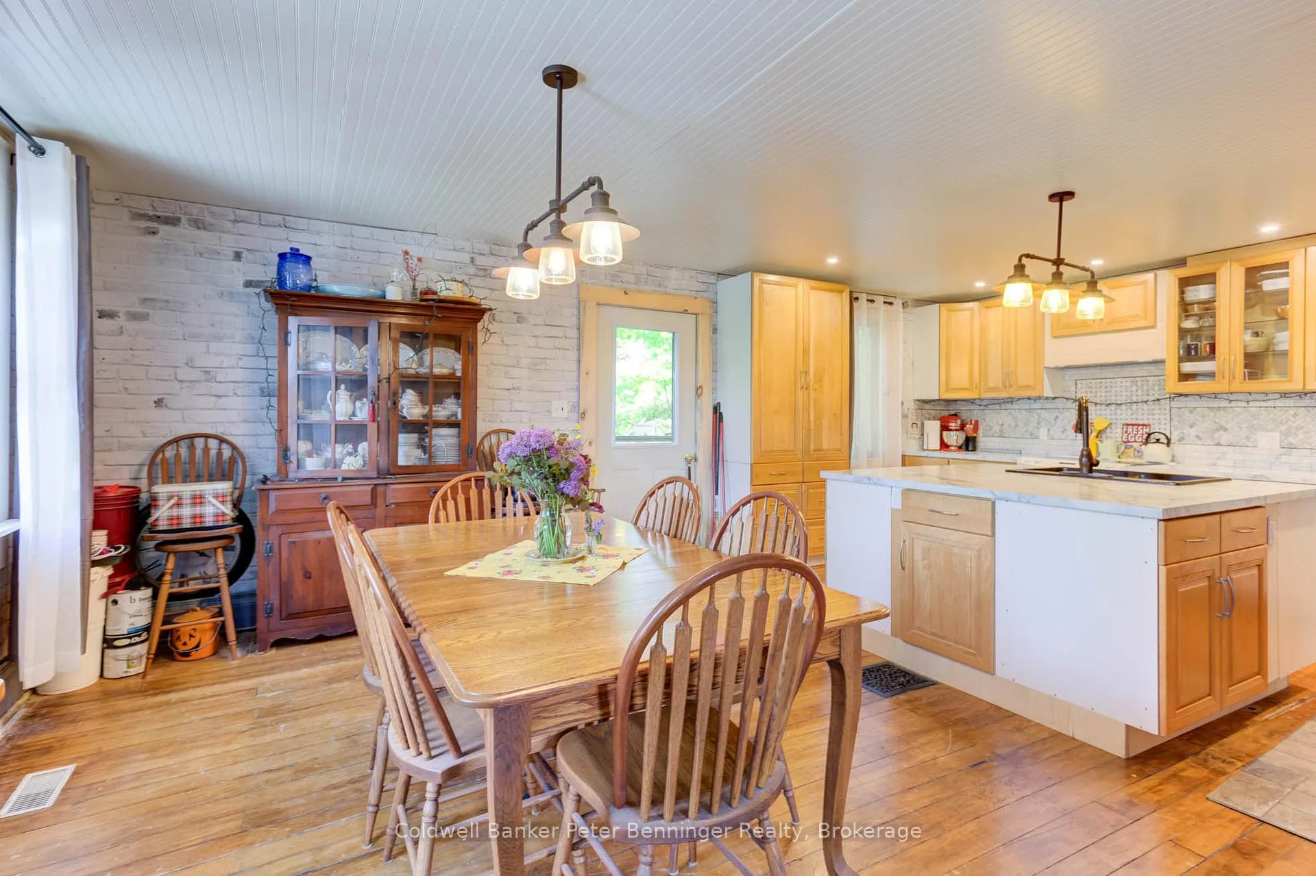 Photo 7 of 3095 Old Mill Street, Howick — HOMEH