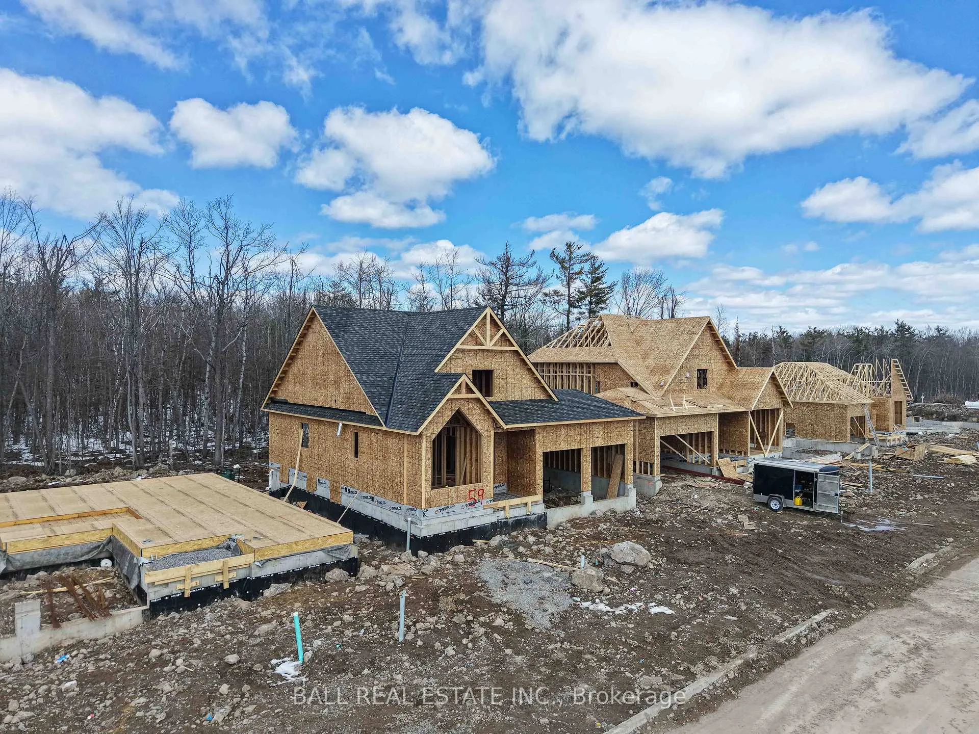 Photo 7 of 38 Hemlock Crescent, Kawartha Lakes, Bobcaygeon — HOMEH