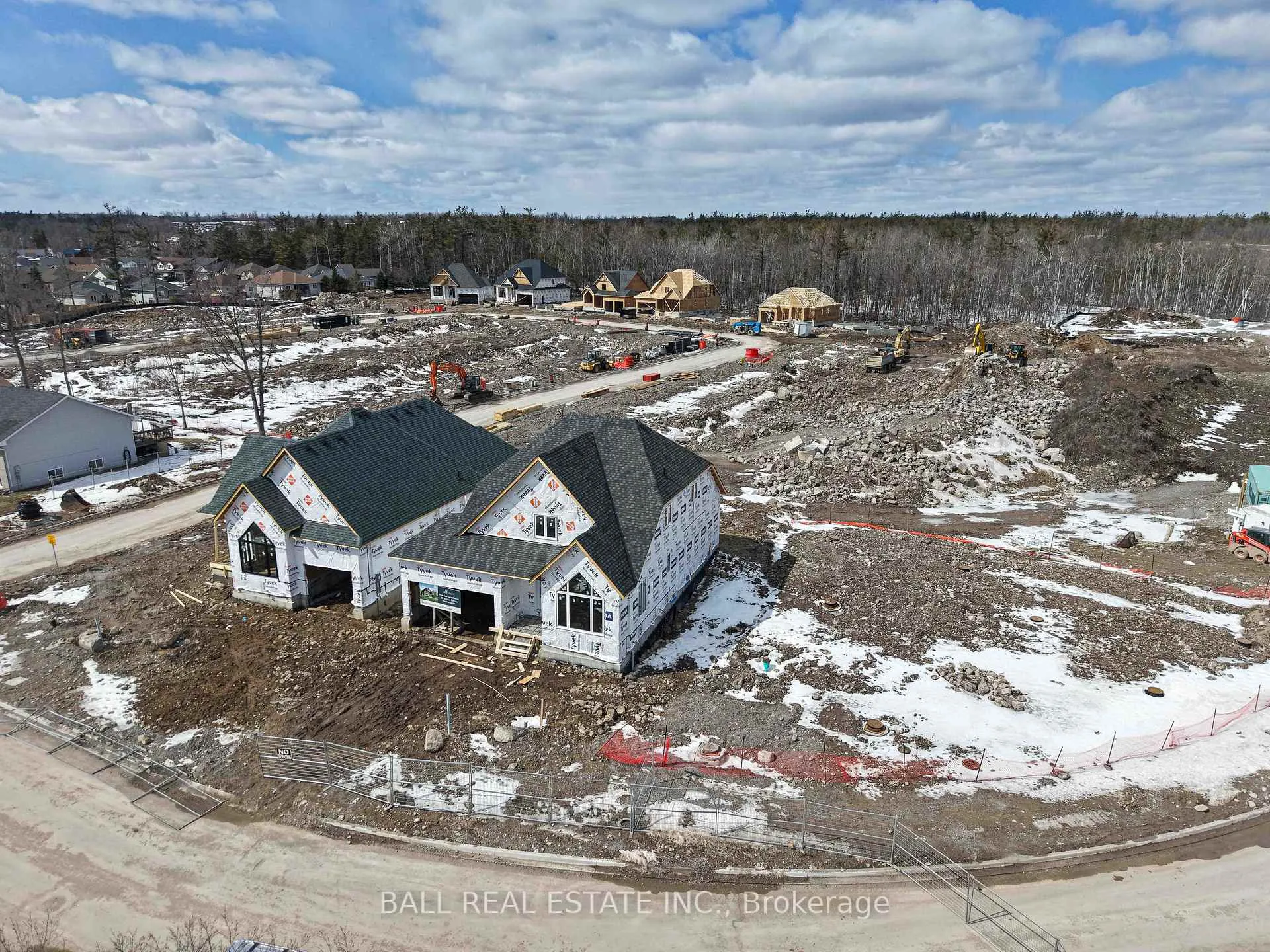 Photo 20 of 38 Hemlock Crescent, Kawartha Lakes, Bobcaygeon — HOMEH