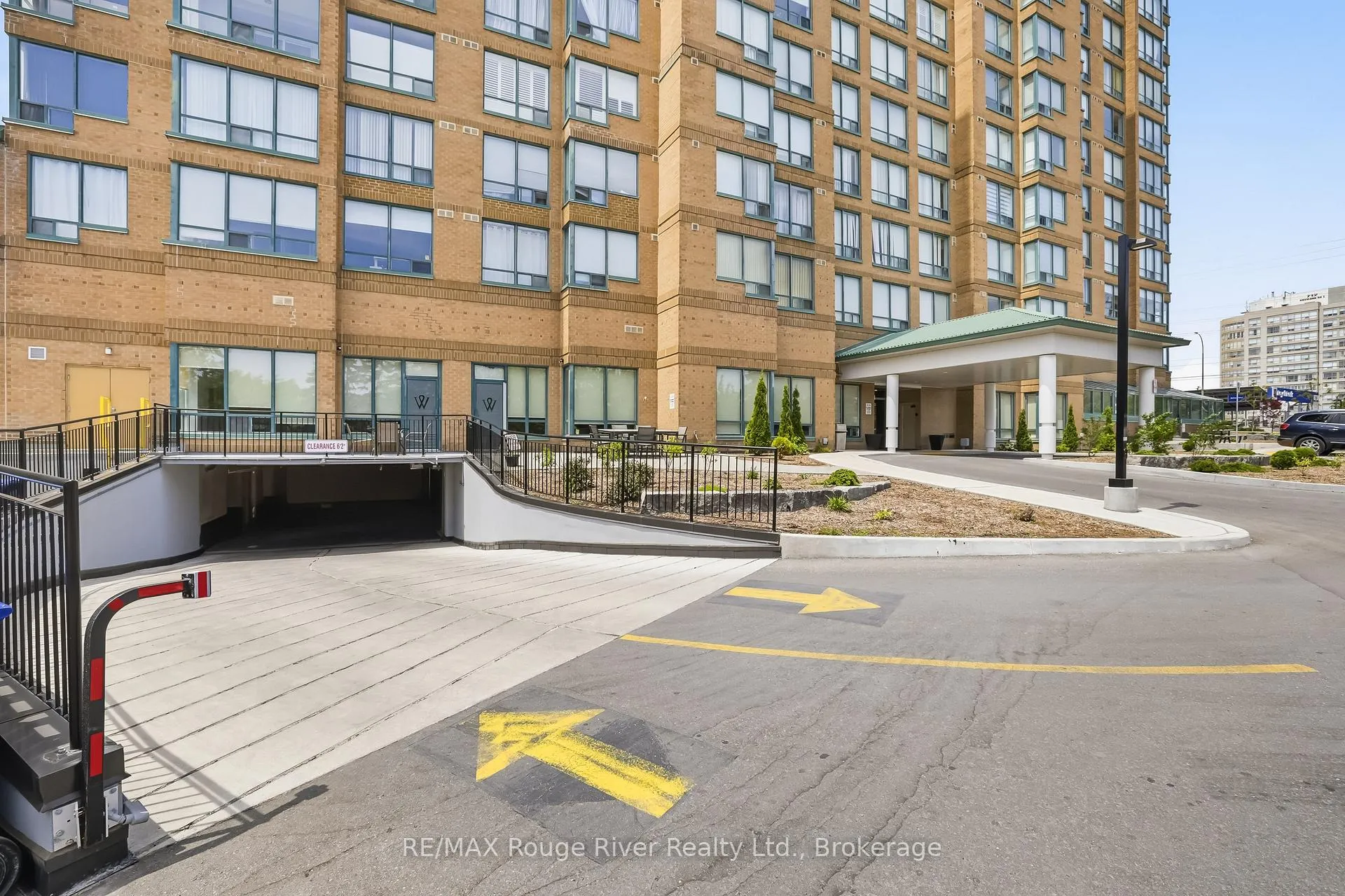 Photo 2 of Unit 1107, 711 Rossland Rd E, Whitby, Pringle Creek — HOMEH