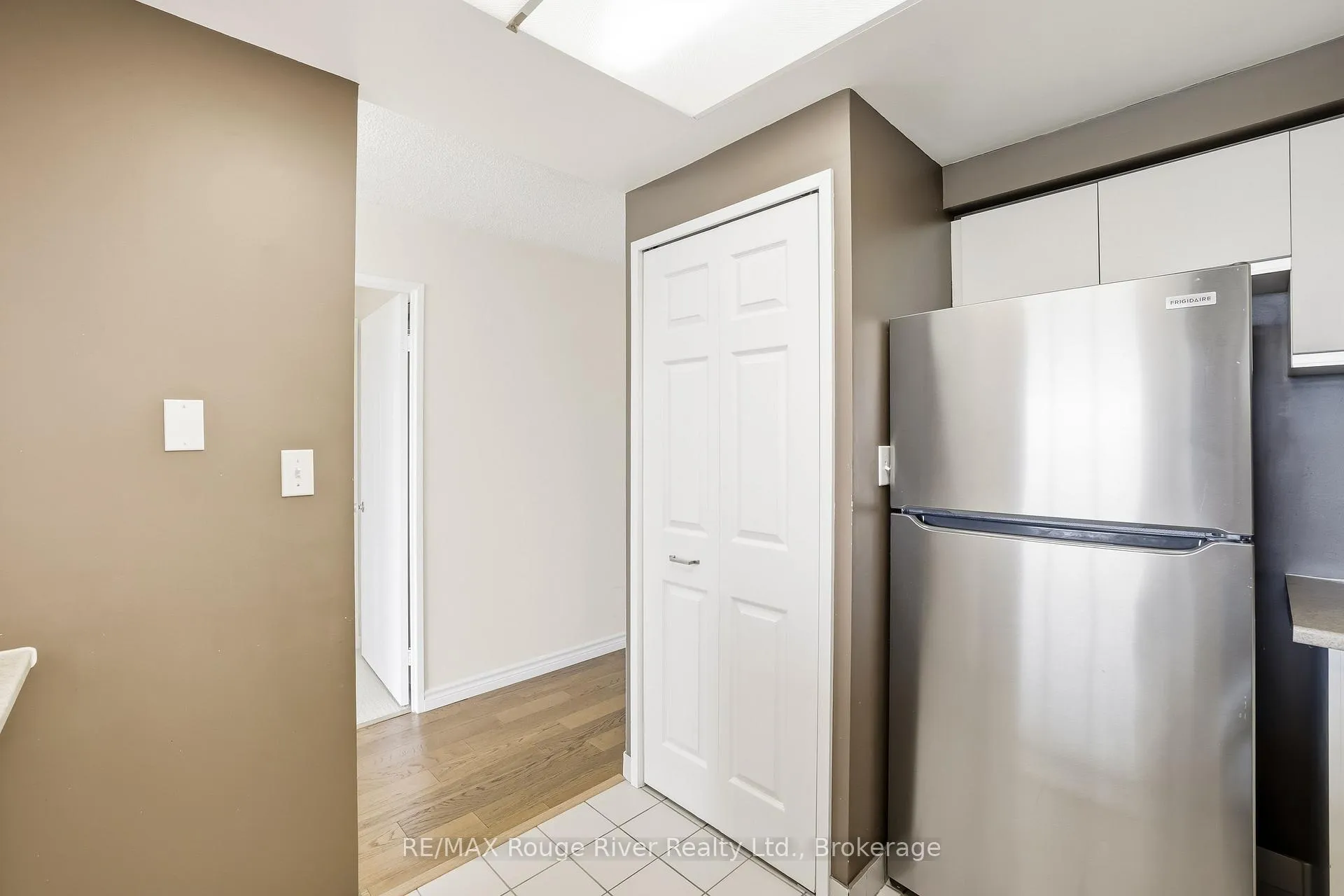 Photo 12 of Unit 1107, 711 Rossland Rd E, Whitby, Pringle Creek — HOMEH