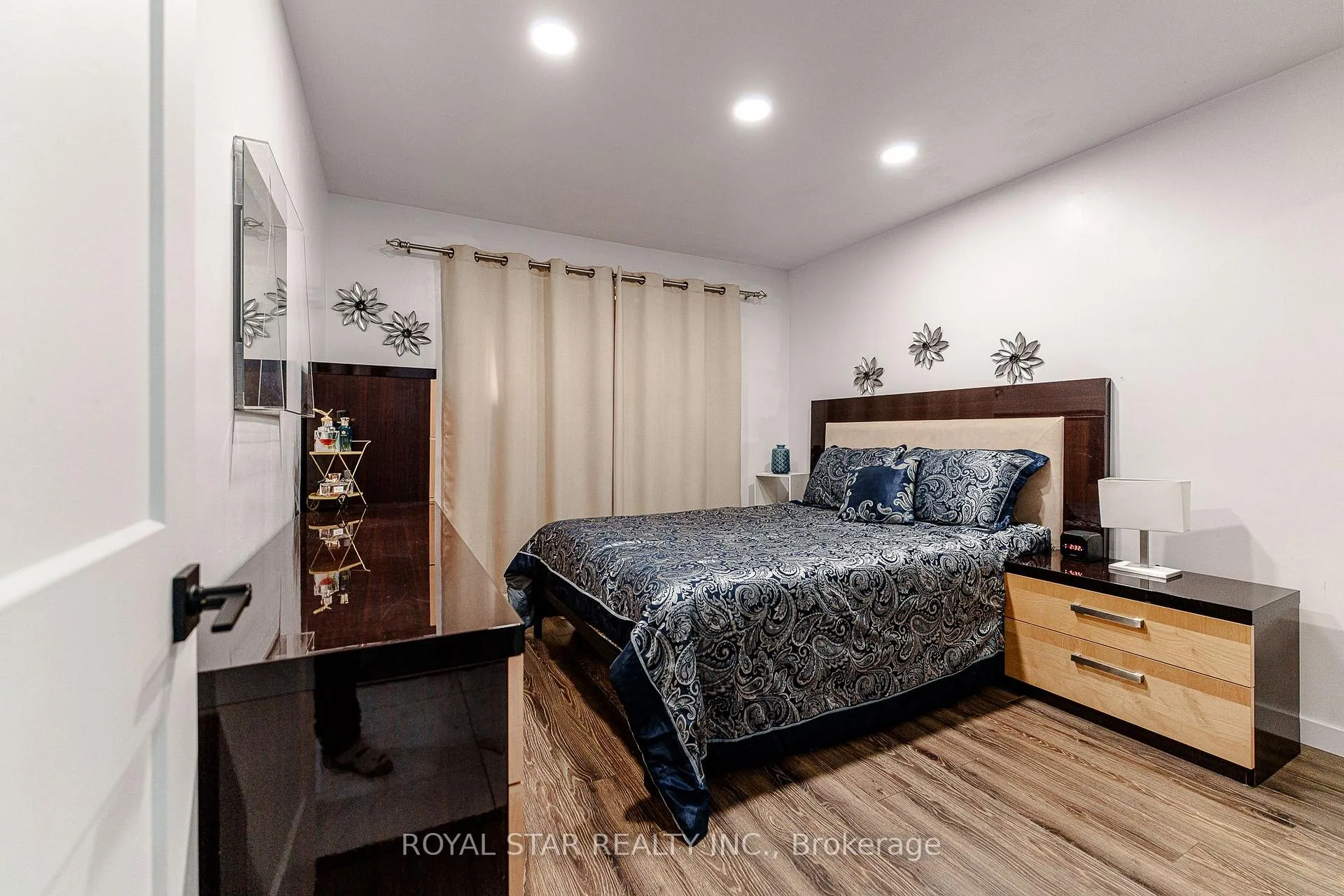 Photo 32 of 6540 Twenty Road E, Hamilton, Rural Glanbrook — HOMEH