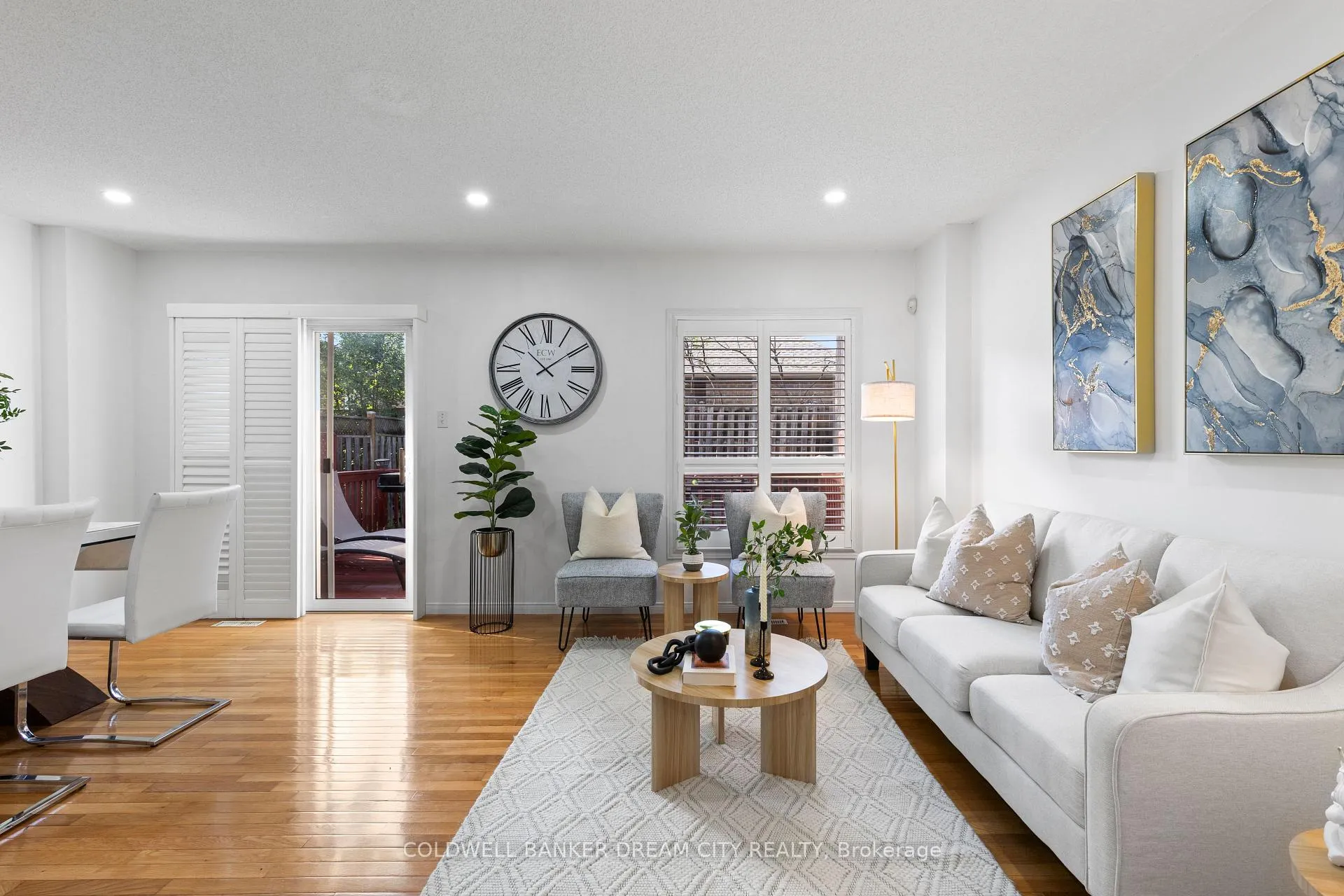 Photo 6 of 534 Blackwater Place, London, North C — HOMEH