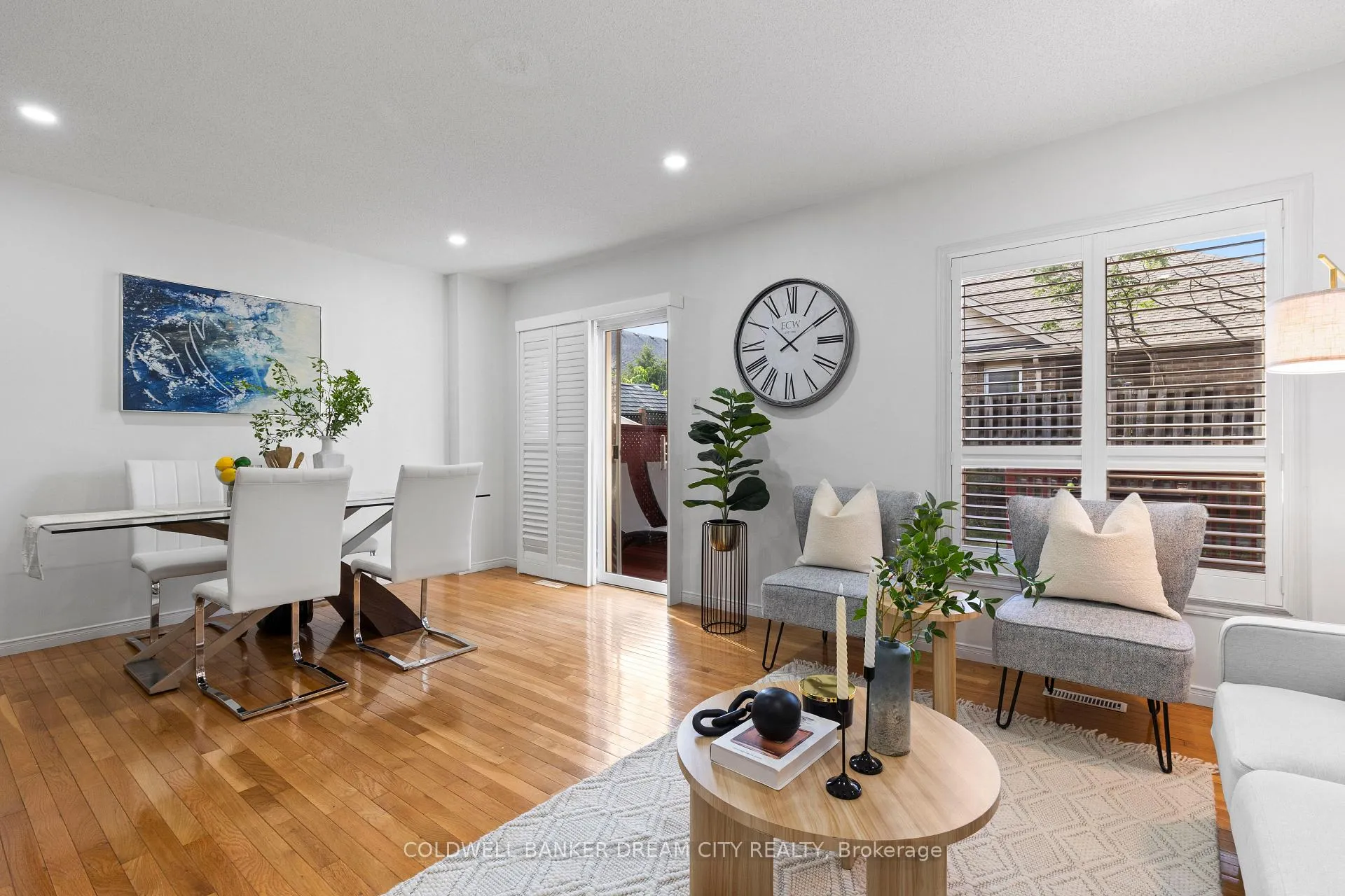 Photo 8 of 534 Blackwater Place, London, North C — HOMEH