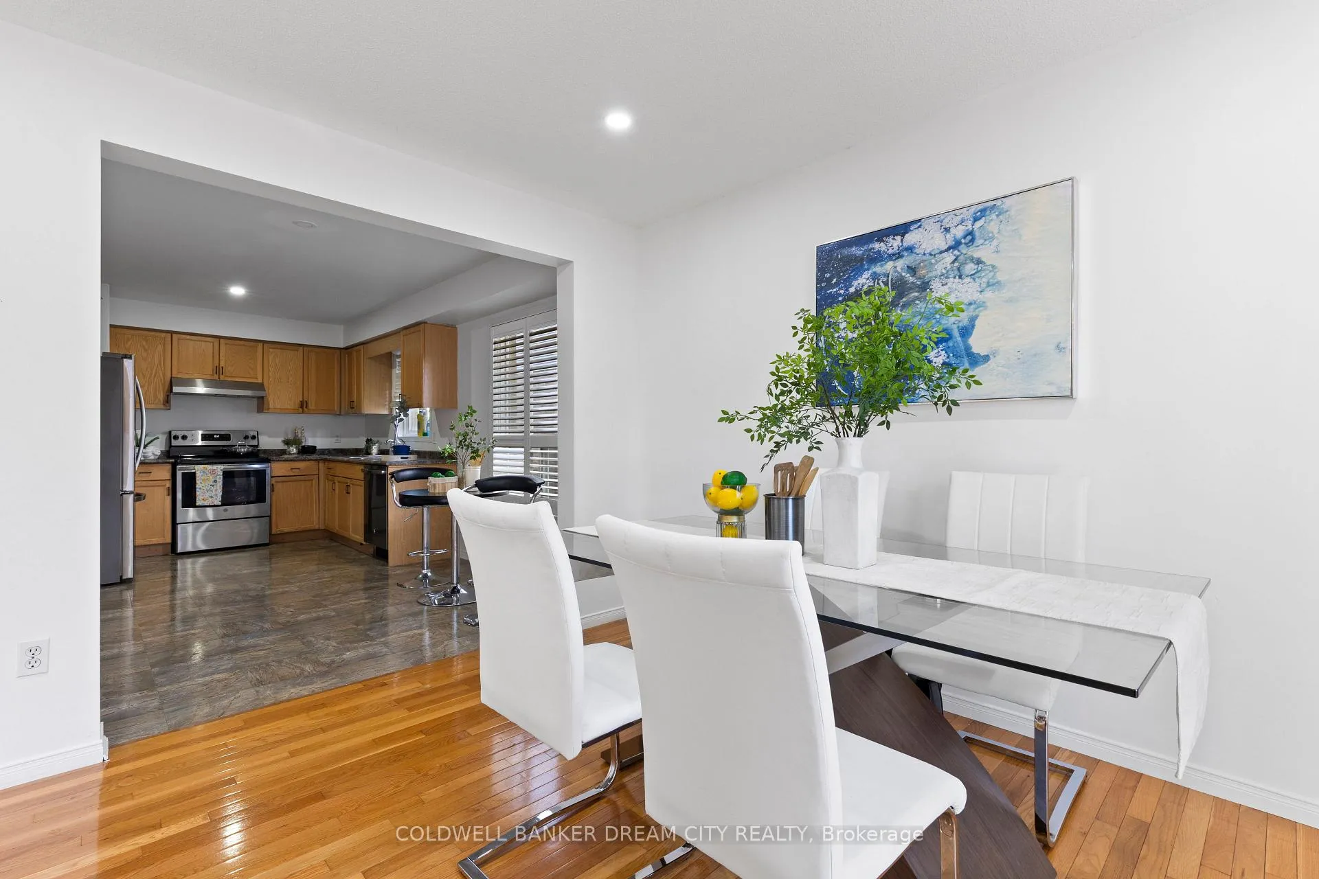 Photo 10 of 534 Blackwater Place, London, North C — HOMEH