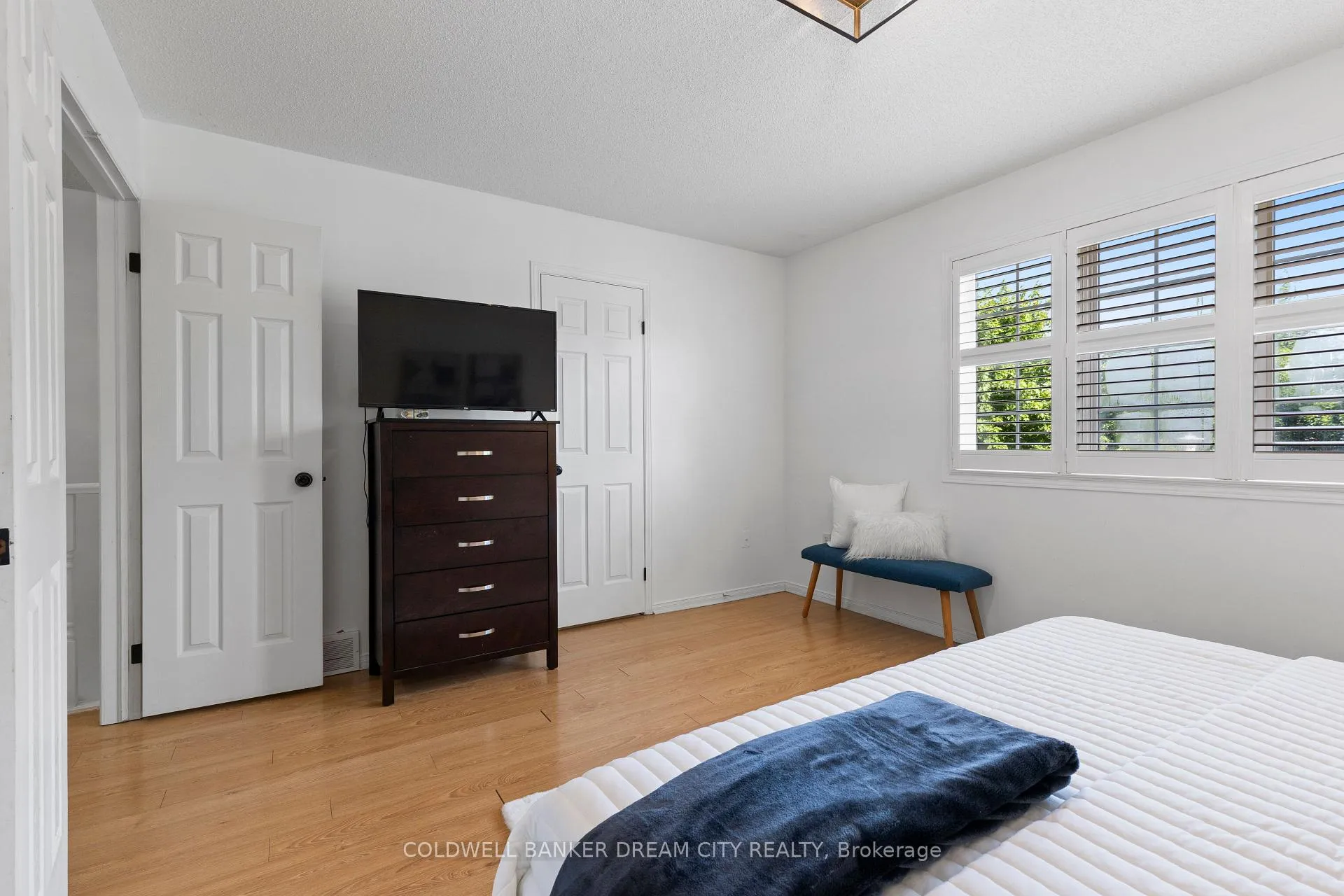 Photo 24 of 534 Blackwater Place, London, North C — HOMEH