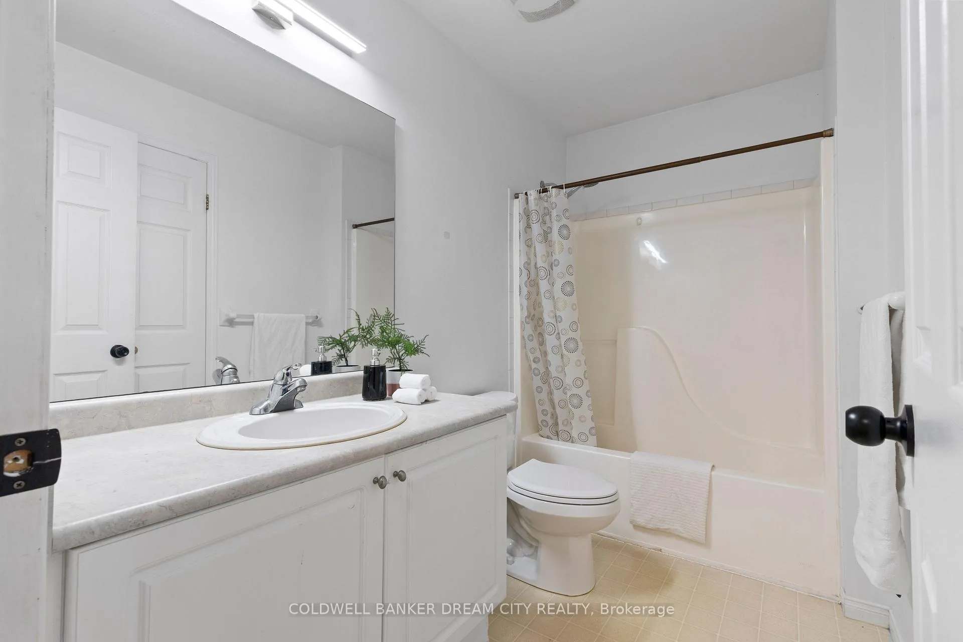 Photo 30 of 534 Blackwater Place, London, North C — HOMEH