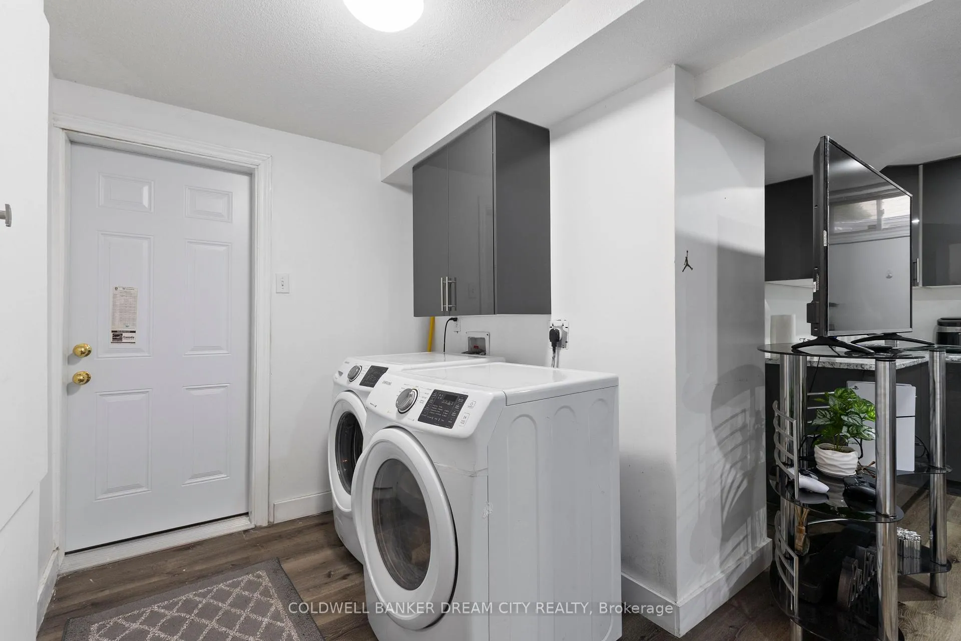 Photo 32 of 534 Blackwater Place, London, North C — HOMEH