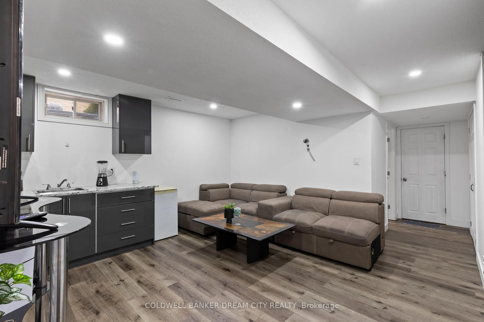 Photo 33 of 534 Blackwater Place, London, North C — HOMEH