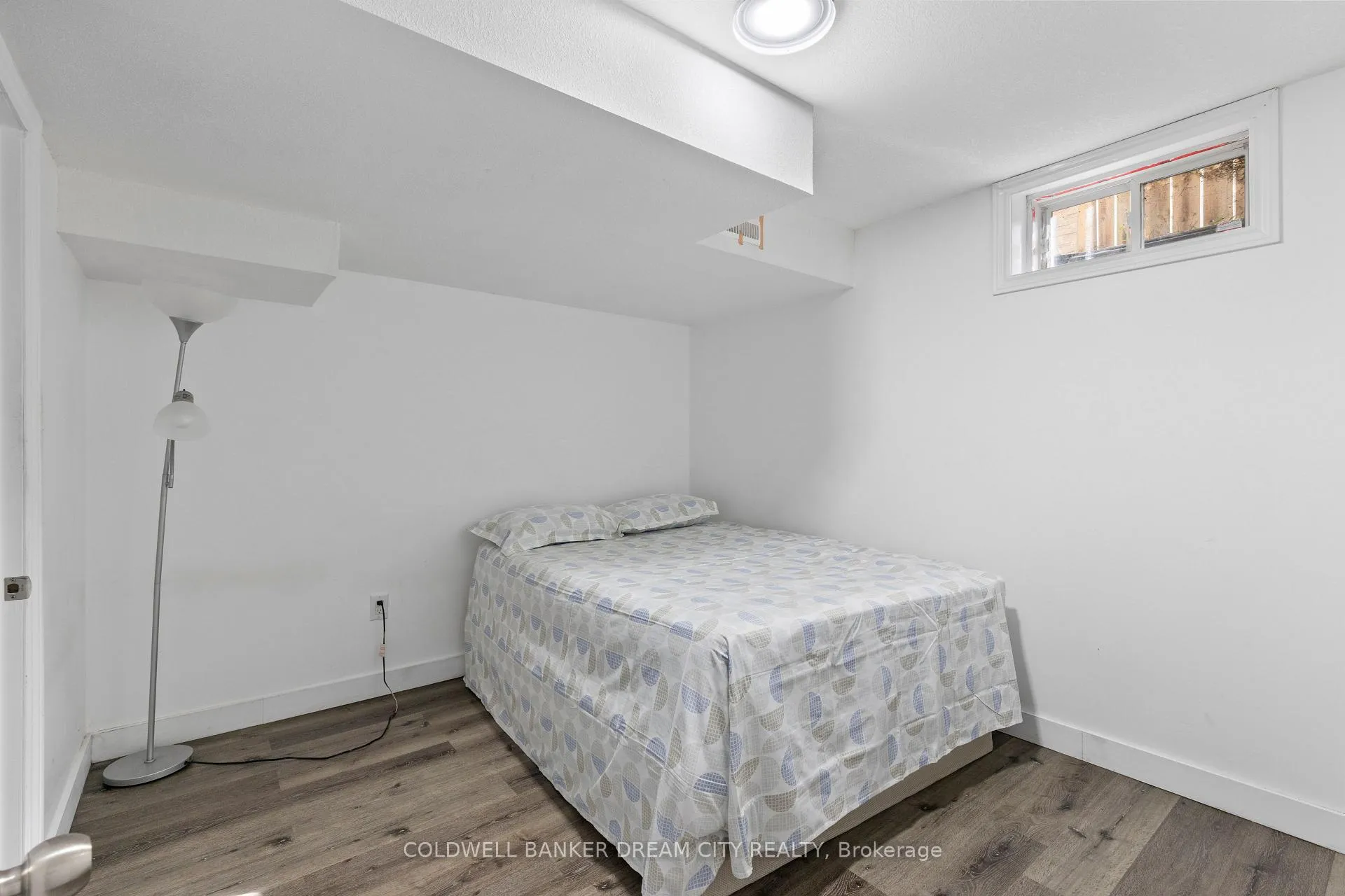 Photo 37 of 534 Blackwater Place, London, North C — HOMEH