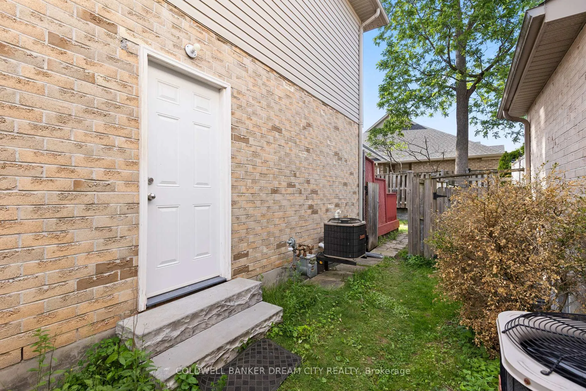 Photo 40 of 534 Blackwater Place, London, North C — HOMEH