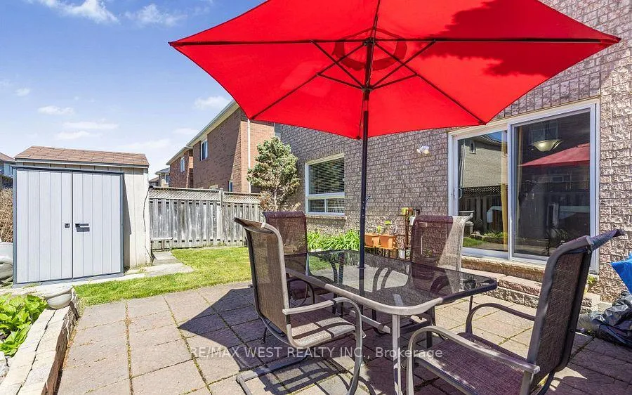 Photo 33 of 56 Lockheed Crescent, Brampton, Fletcher's Meadow — HOMEH