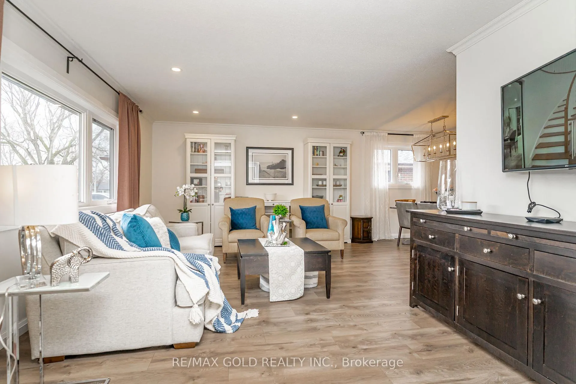 Photo 6 of 23 Dunster Crescent, Brampton, Southgate — HOMEH