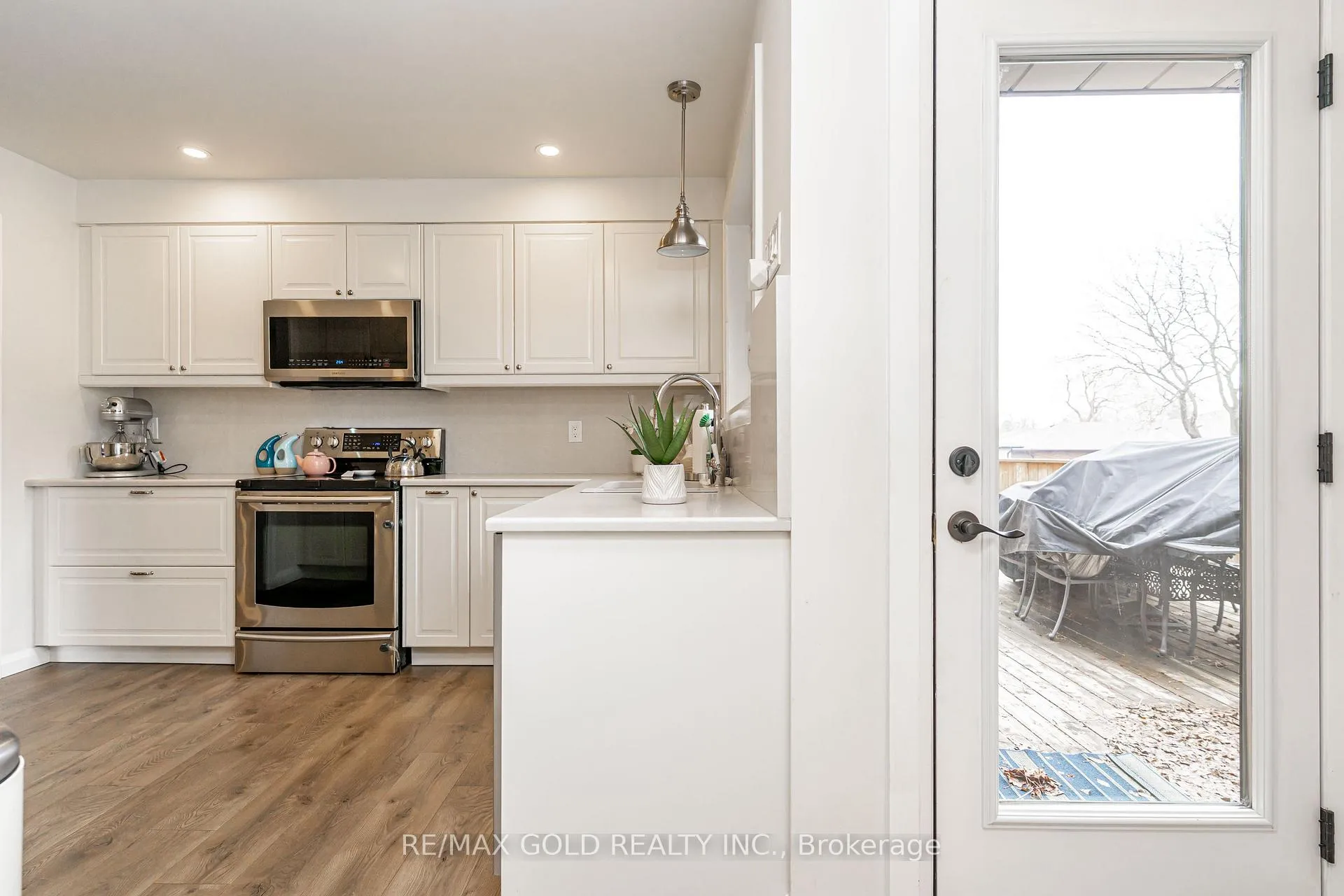Photo 14 of 23 Dunster Crescent, Brampton, Southgate — HOMEH