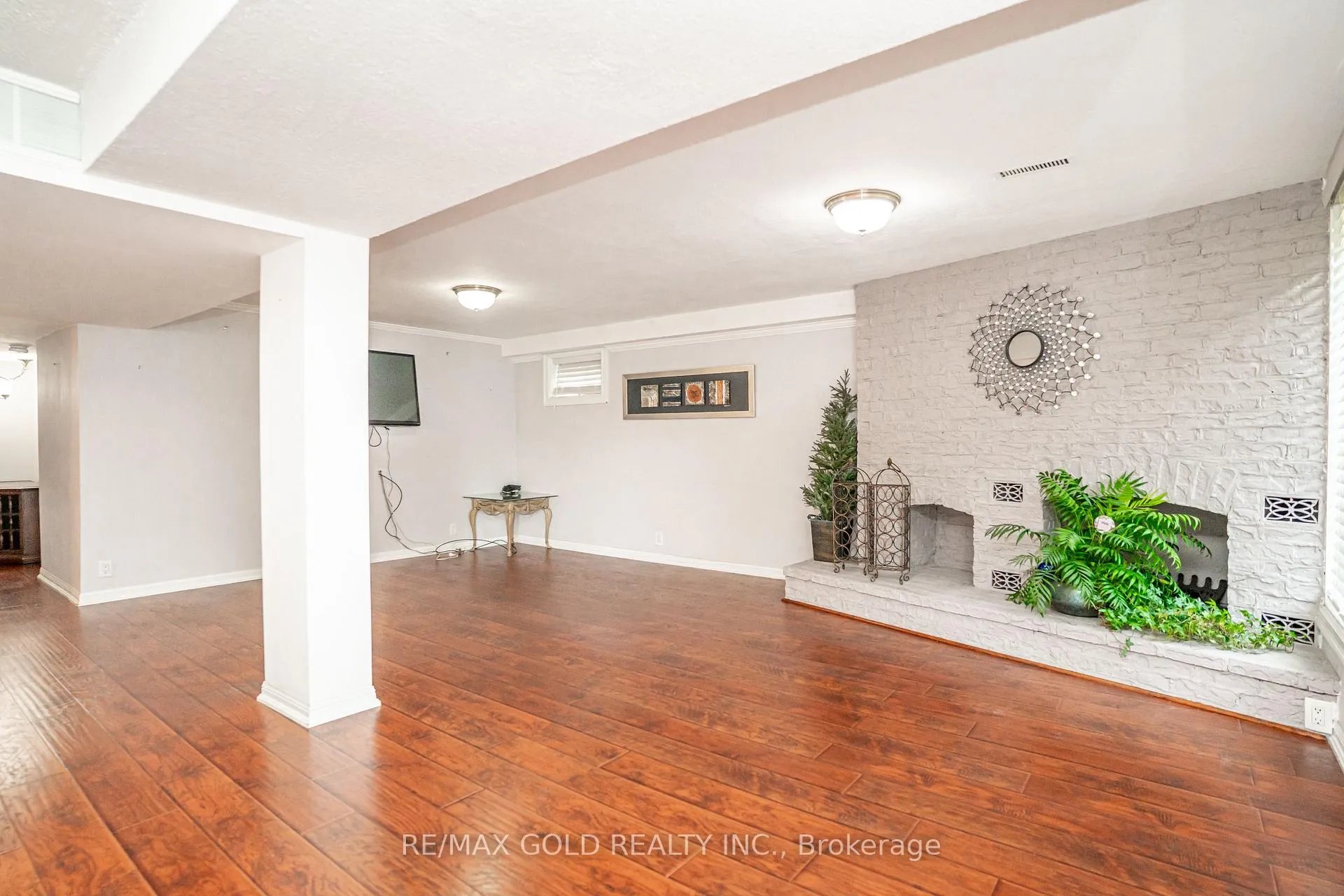 Photo 27 of 23 Dunster Crescent, Brampton, Southgate — HOMEH