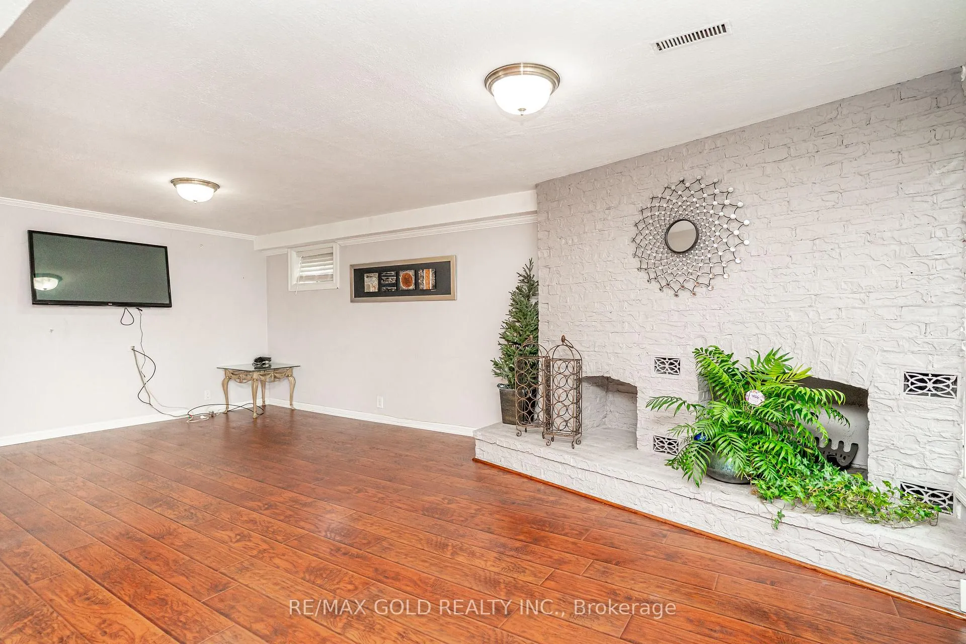 Photo 28 of 23 Dunster Crescent, Brampton, Southgate — HOMEH