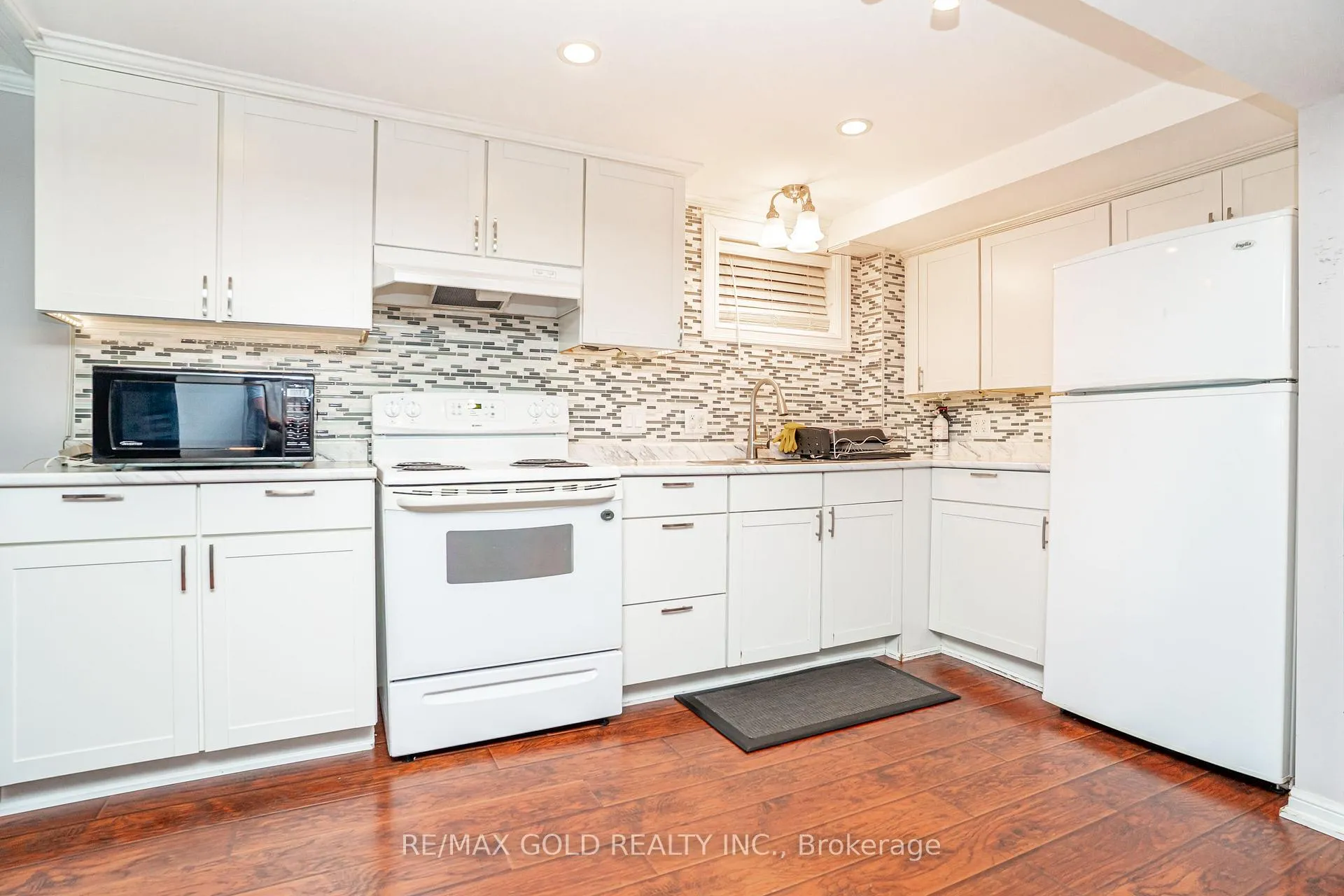 Photo 32 of 23 Dunster Crescent, Brampton, Southgate — HOMEH