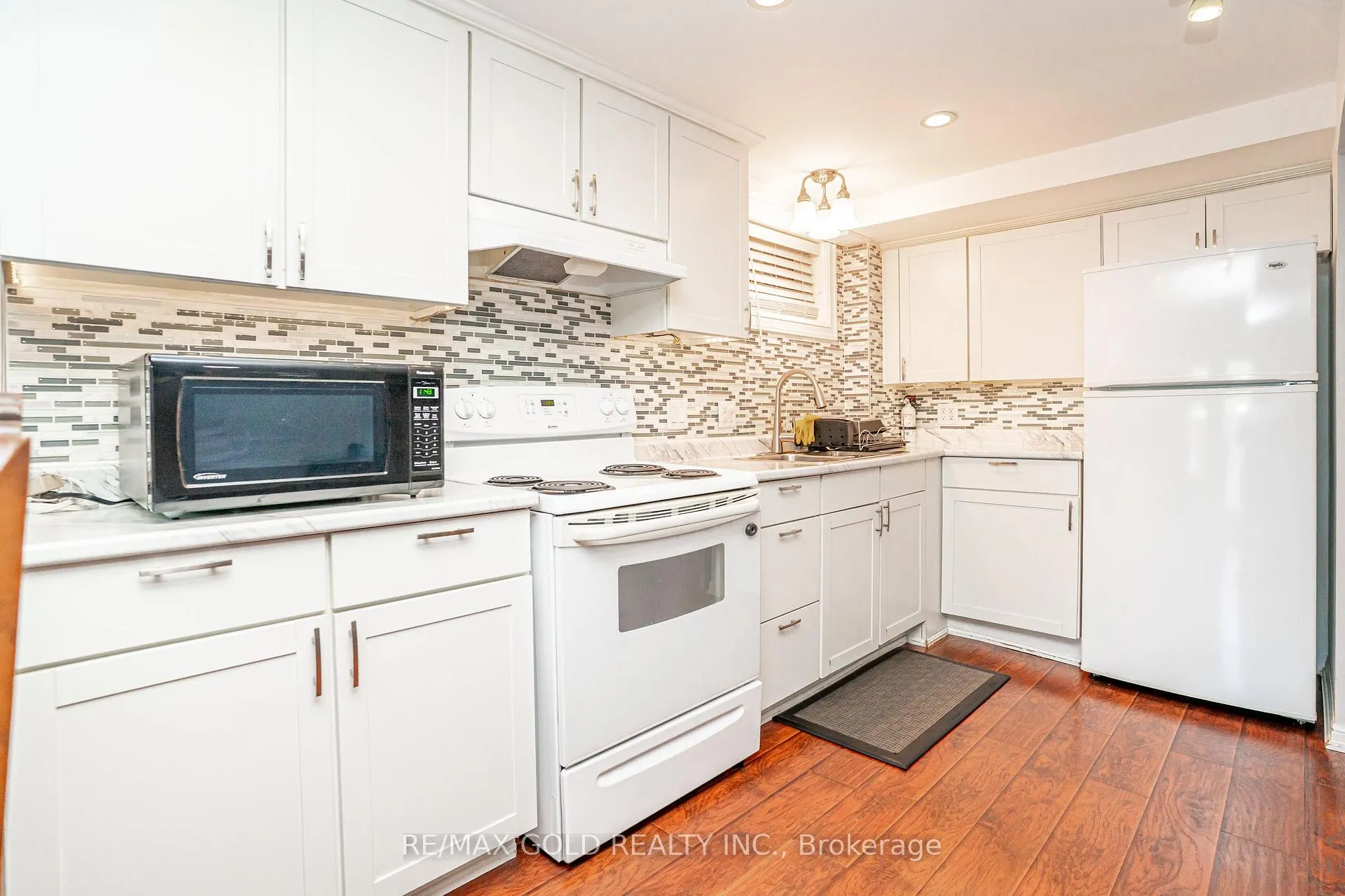 Photo 33 of 23 Dunster Crescent, Brampton, Southgate — HOMEH
