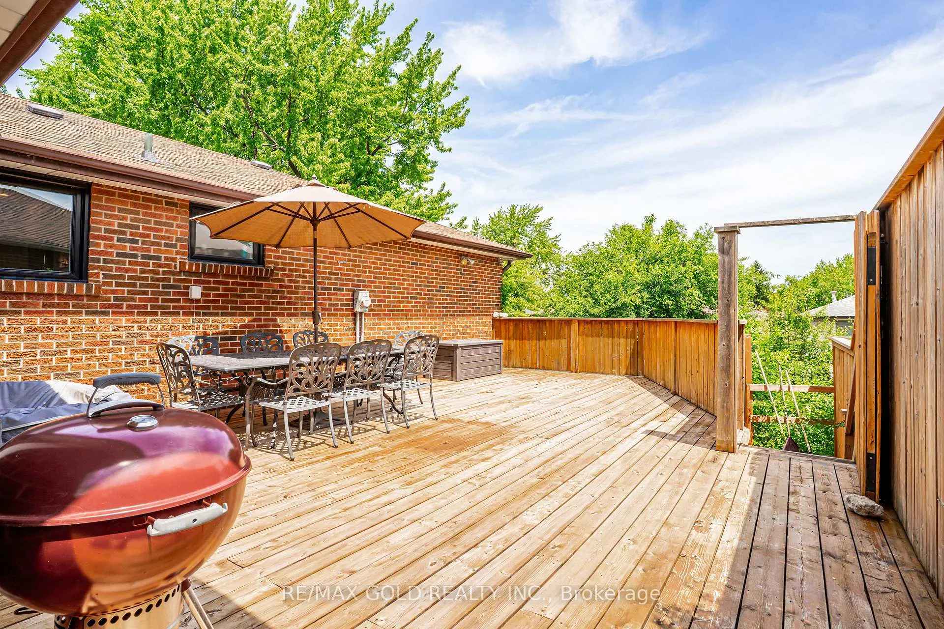 Photo 39 of 23 Dunster Crescent, Brampton, Southgate — HOMEH