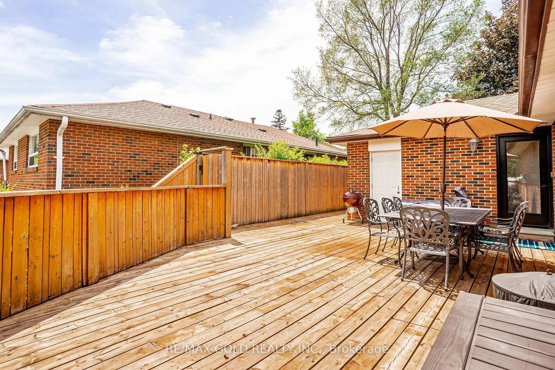 Photo 41 of 23 Dunster Crescent, Brampton, Southgate — HOMEH