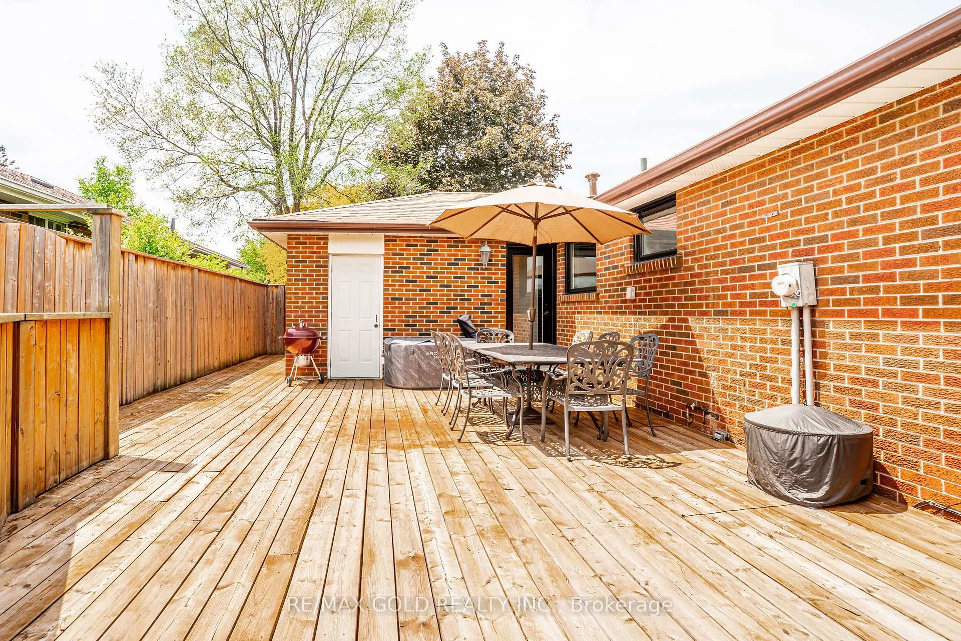 Photo 42 of 23 Dunster Crescent, Brampton, Southgate — HOMEH
