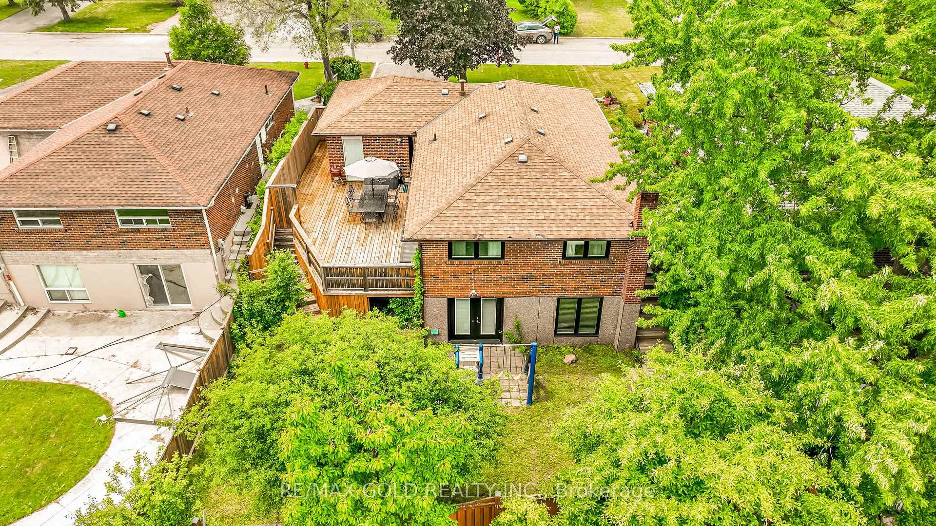 Photo 47 of 23 Dunster Crescent, Brampton, Southgate — HOMEH