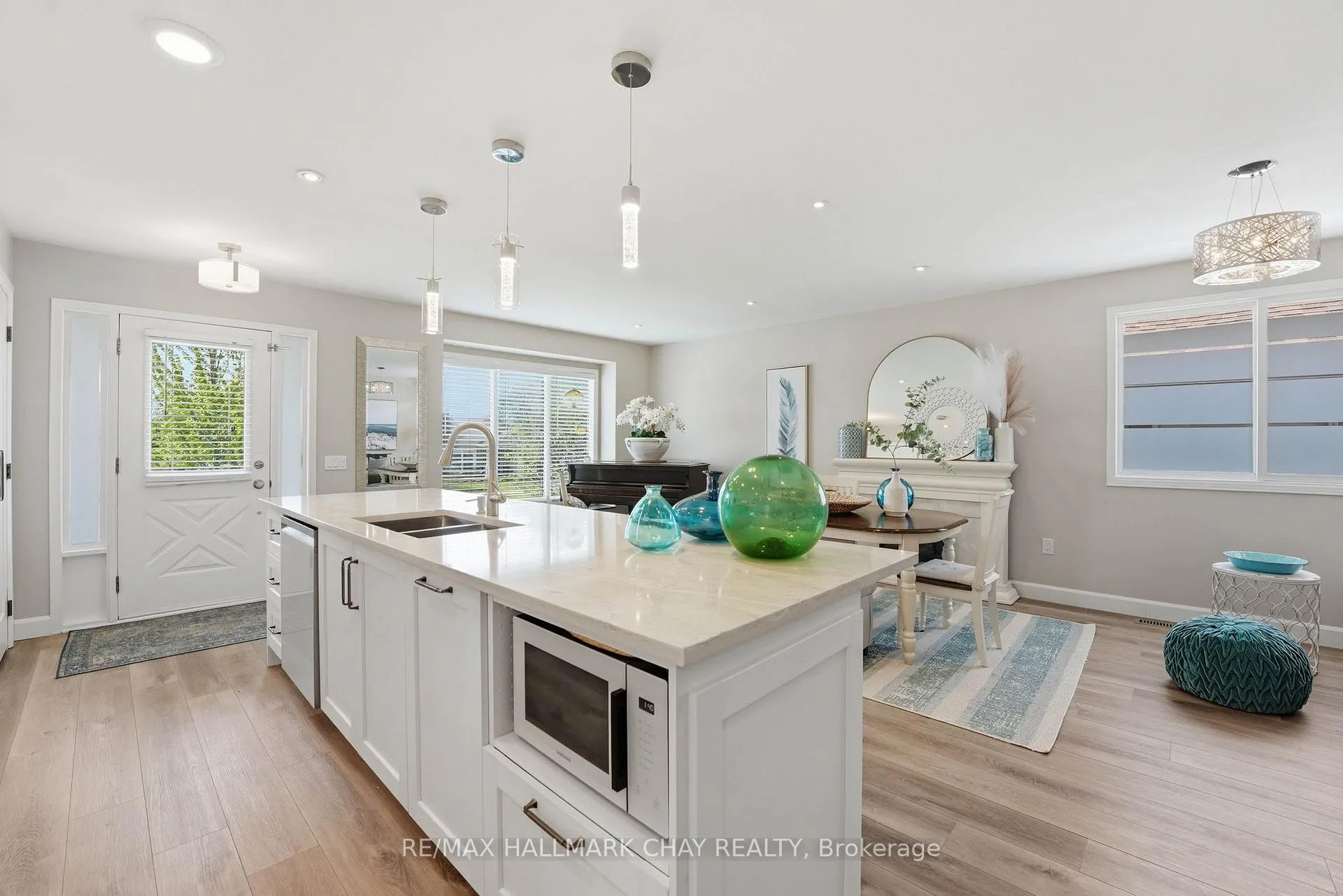 Photo 7 of 23 Gosney Crescent, Barrie, Painswick North — HOMEH