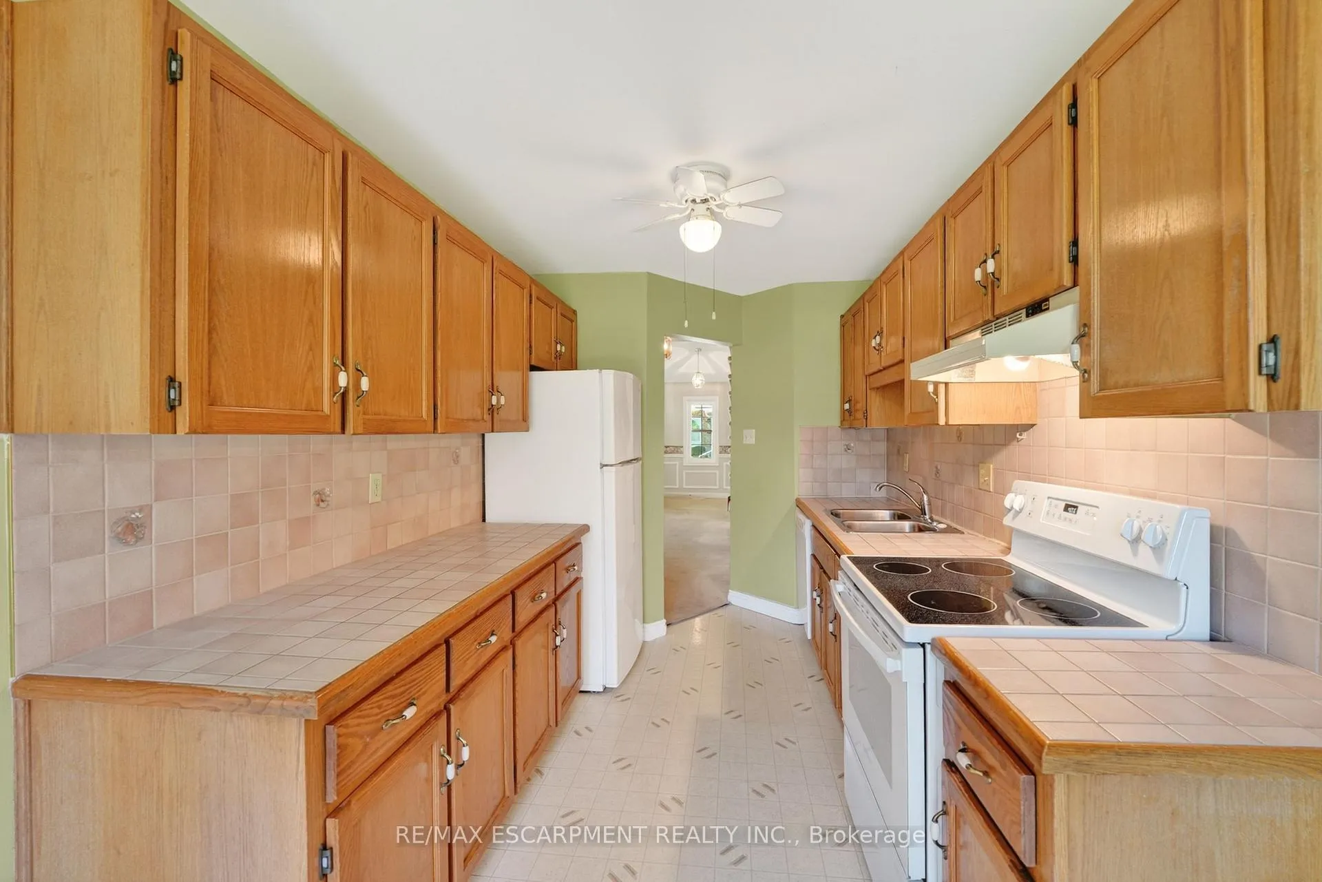 Photo 6 of Unit 2, 9 Wentworth Drive, Grimsby, Grimsby East — HOMEH