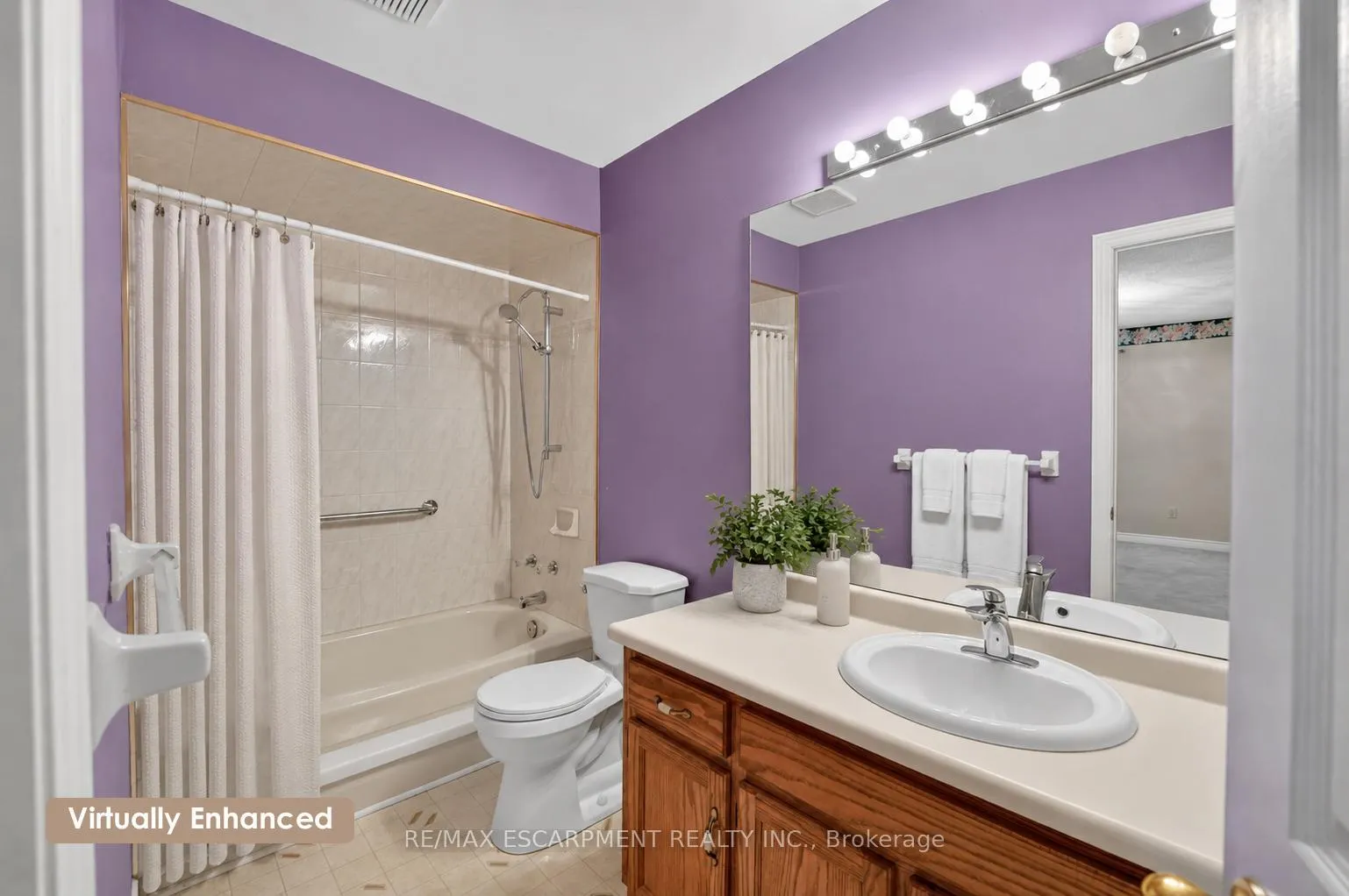 Photo 13 of Unit 2, 9 Wentworth Drive, Grimsby, Grimsby East — HOMEH