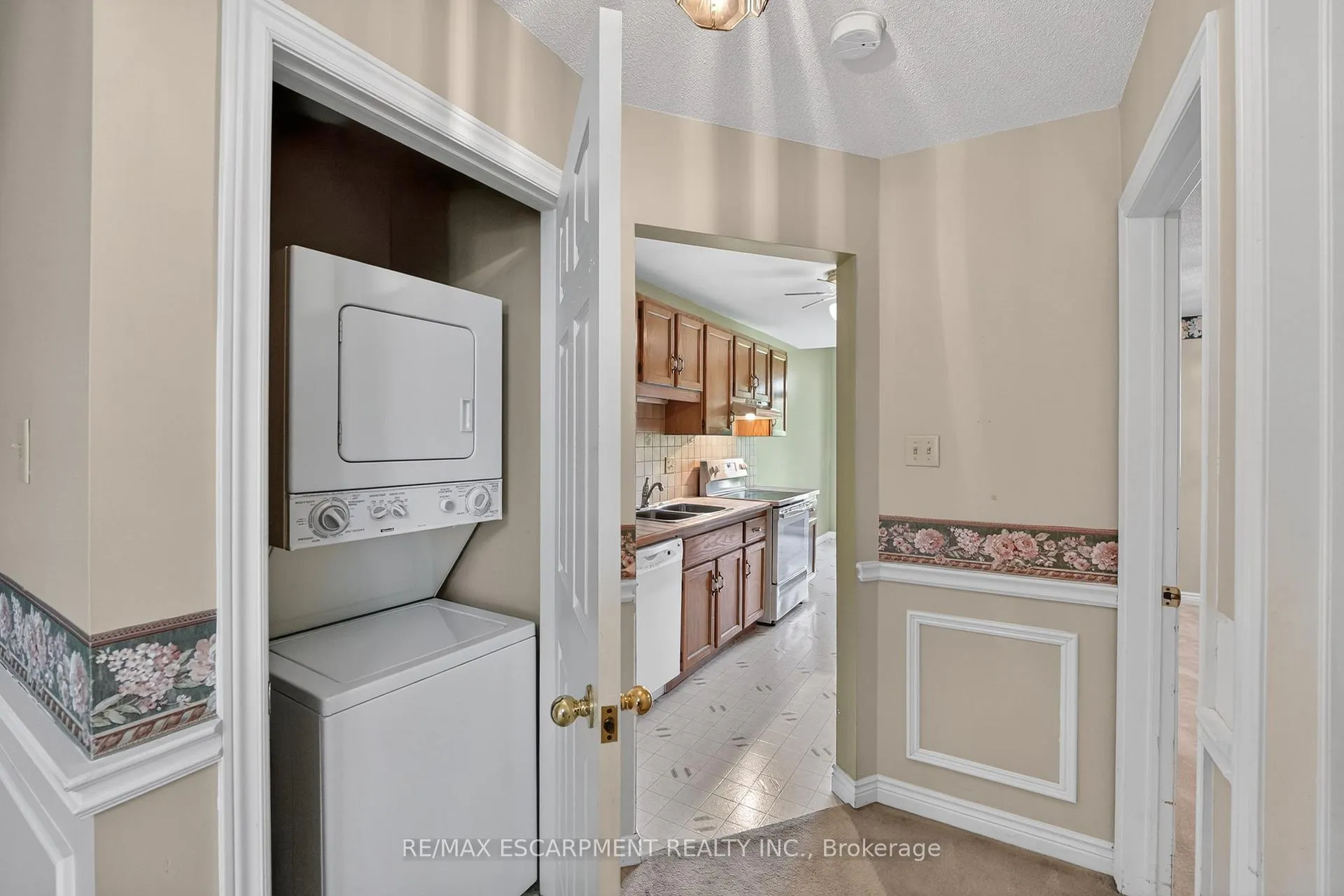 Photo 14 of Unit 2, 9 Wentworth Drive, Grimsby, Grimsby East — HOMEH