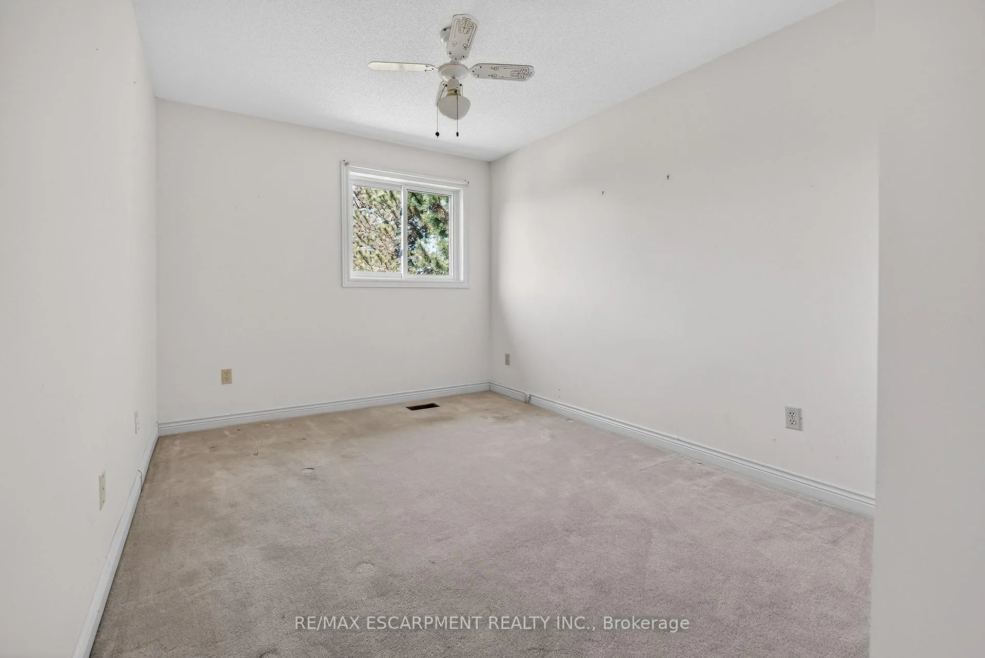 Photo 19 of Unit 2, 9 Wentworth Drive, Grimsby, Grimsby East — HOMEH