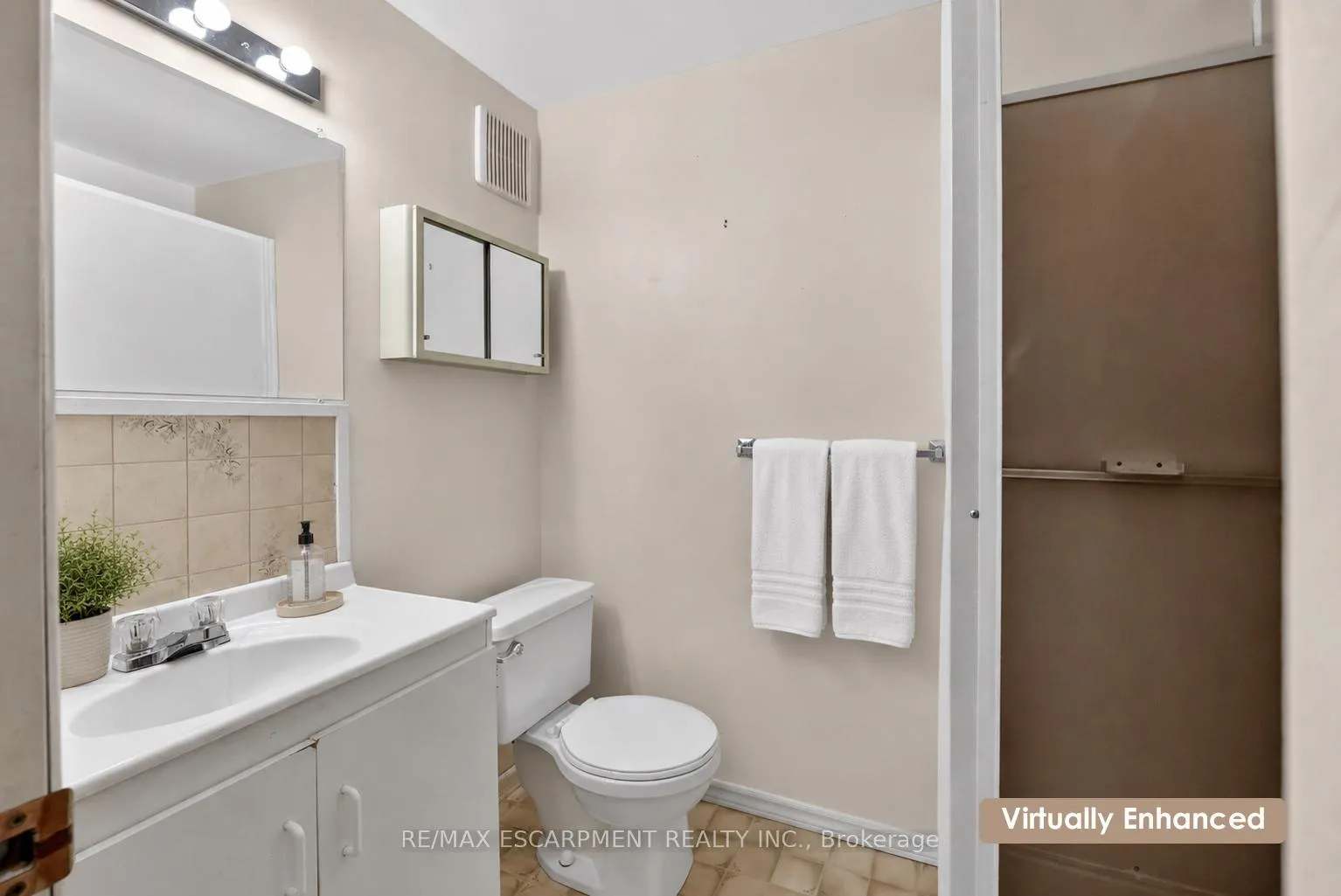 Photo 23 of Unit 2, 9 Wentworth Drive, Grimsby, Grimsby East — HOMEH