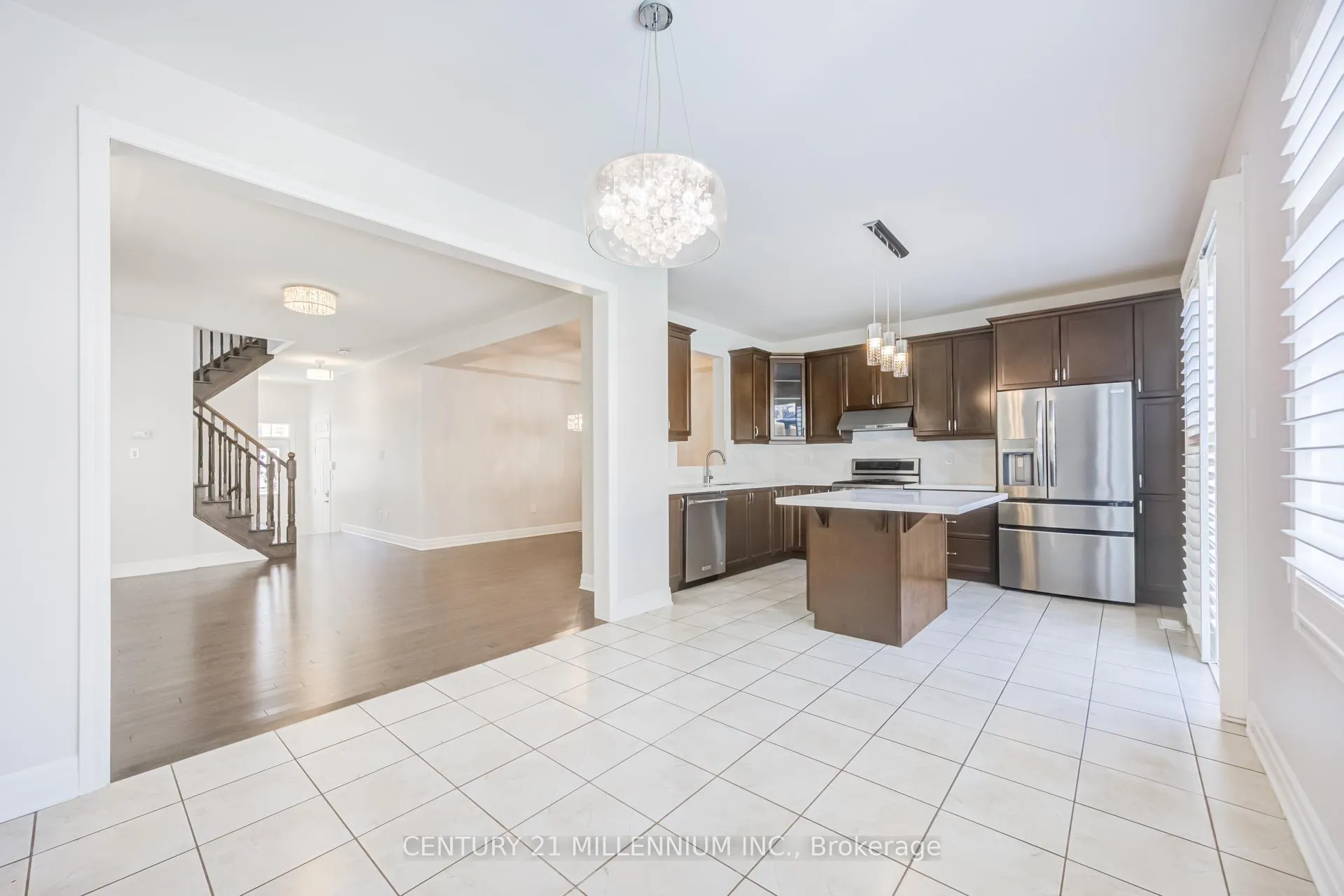Photo 9 of 90 Stedford Crescent, Brampton, Northwest Brampton — HOMEH