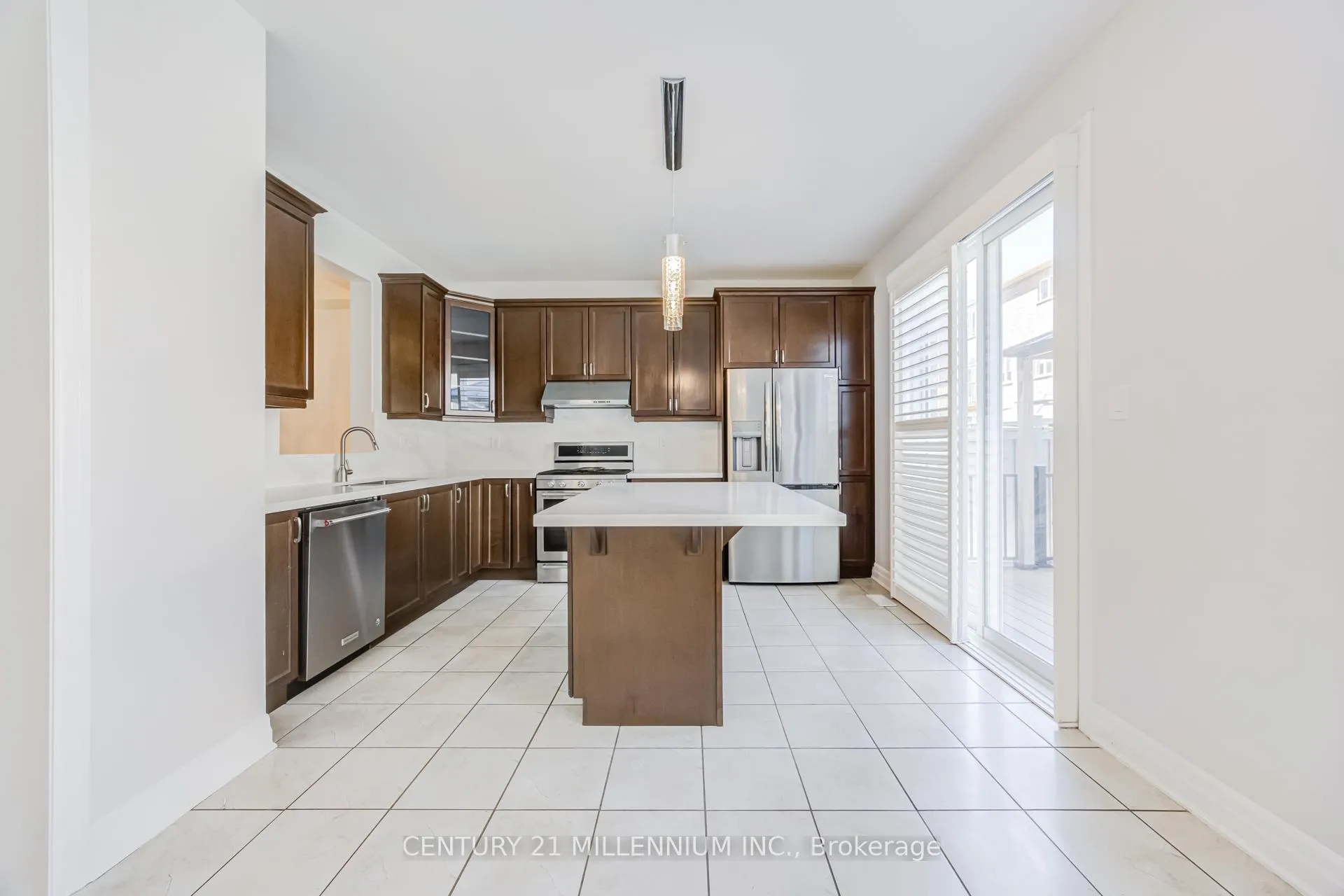 Photo 10 of 90 Stedford Crescent, Brampton, Northwest Brampton — HOMEH