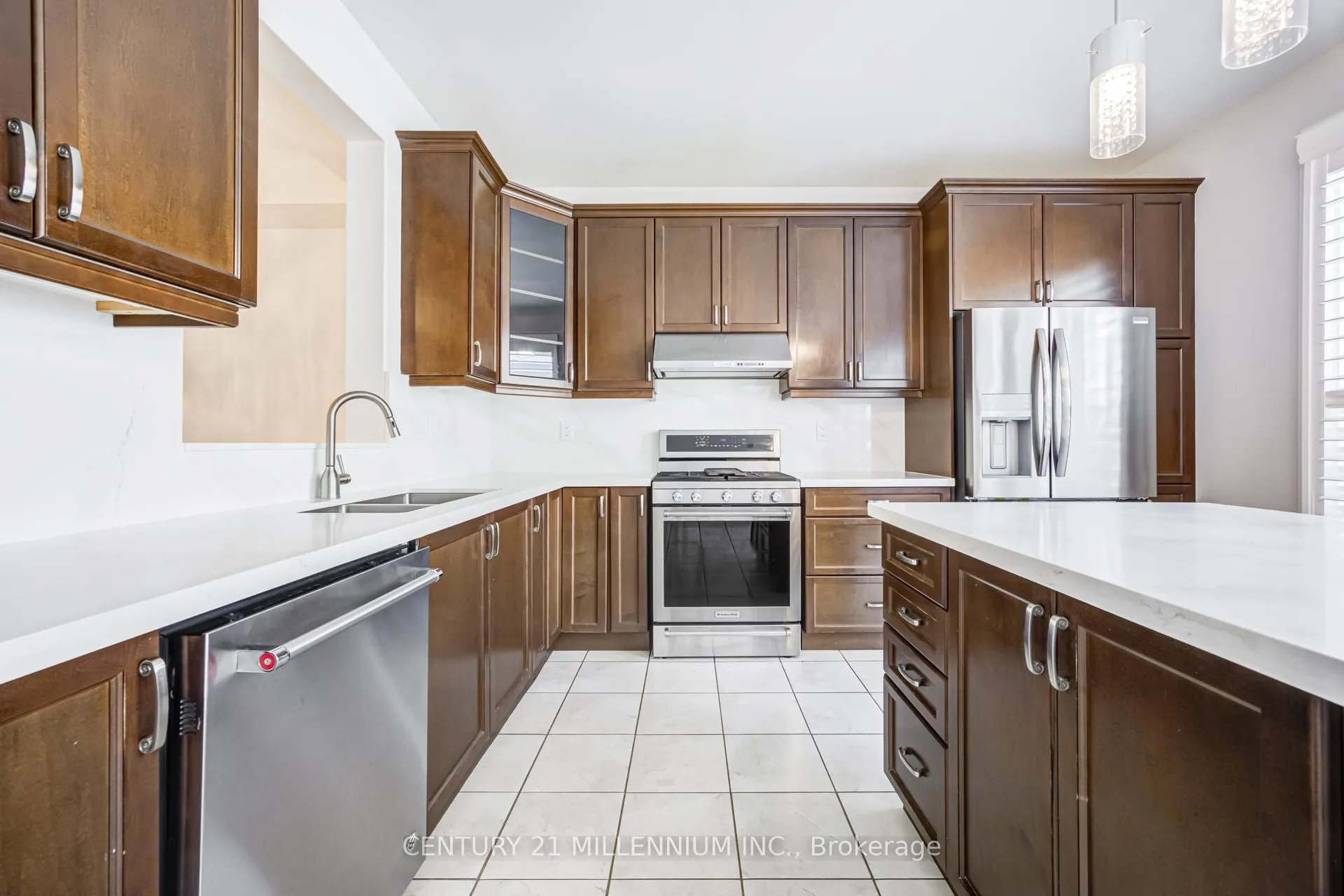 Photo 11 of 90 Stedford Crescent, Brampton, Northwest Brampton — HOMEH