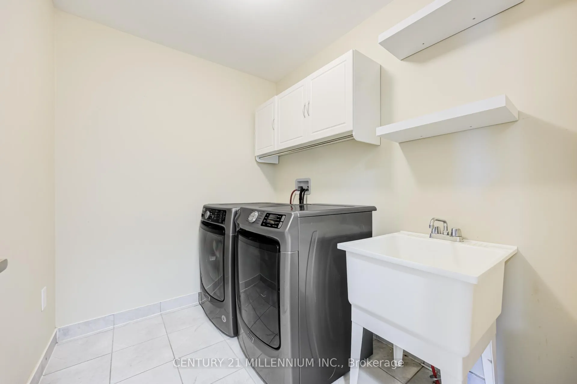 Photo 19 of 90 Stedford Crescent, Brampton, Northwest Brampton — HOMEH