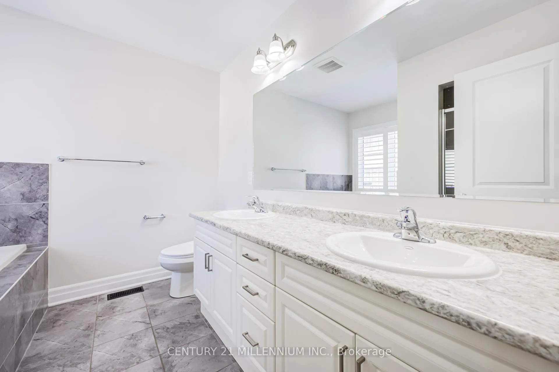 Photo 23 of 90 Stedford Crescent, Brampton, Northwest Brampton — HOMEH