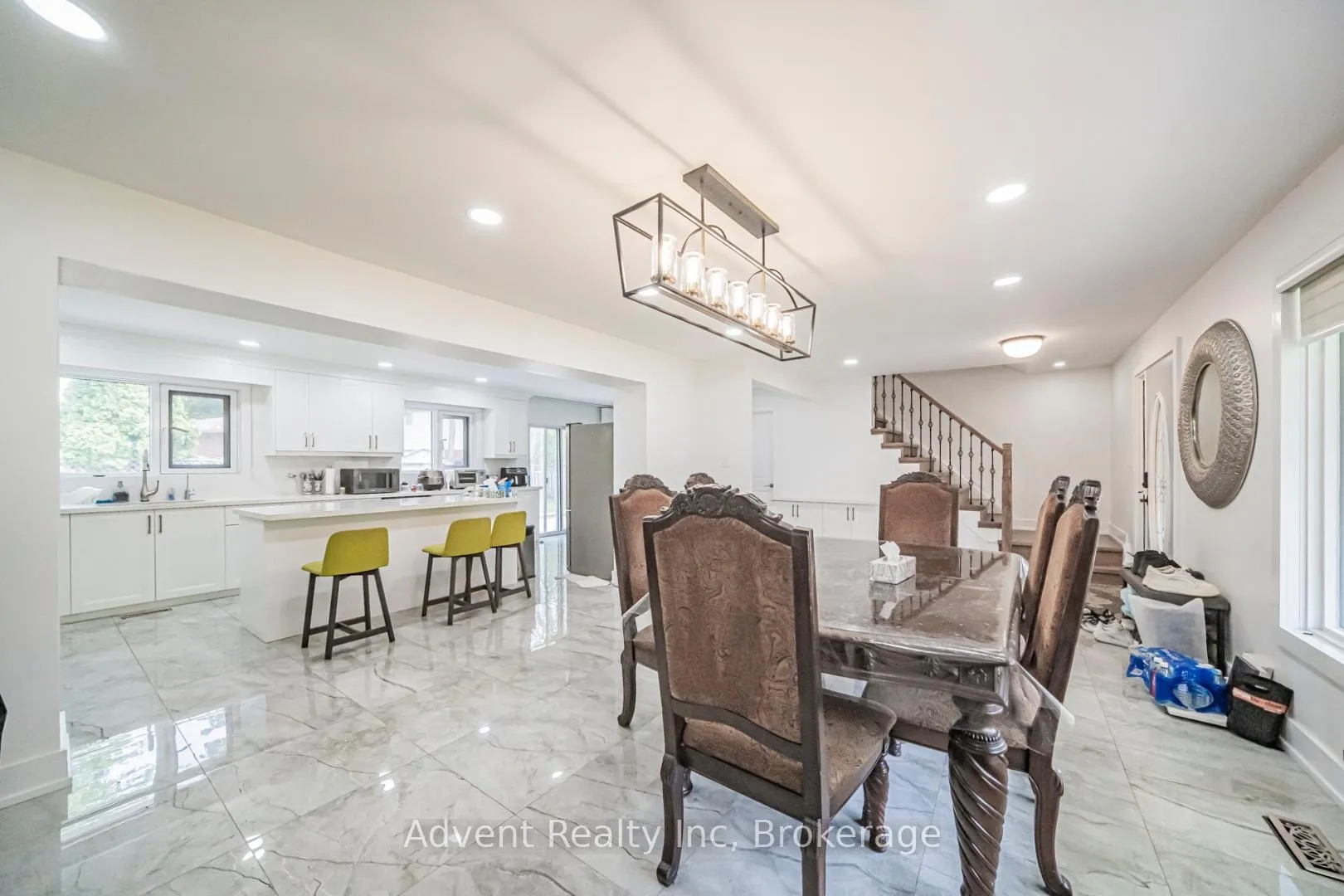 Photo 7 of 95 Pringle Avenue, Markham, Markham Village — HOMEH