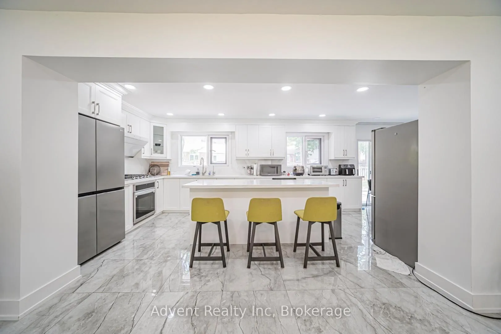 Photo 8 of 95 Pringle Avenue, Markham, Markham Village — HOMEH