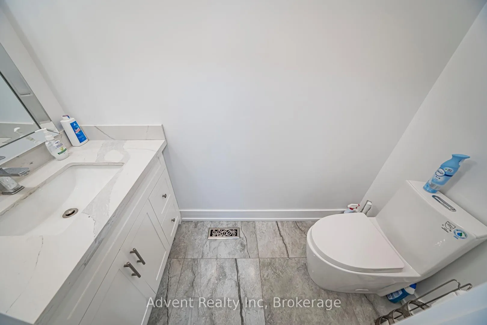 Photo 19 of 95 Pringle Avenue, Markham, Markham Village — HOMEH