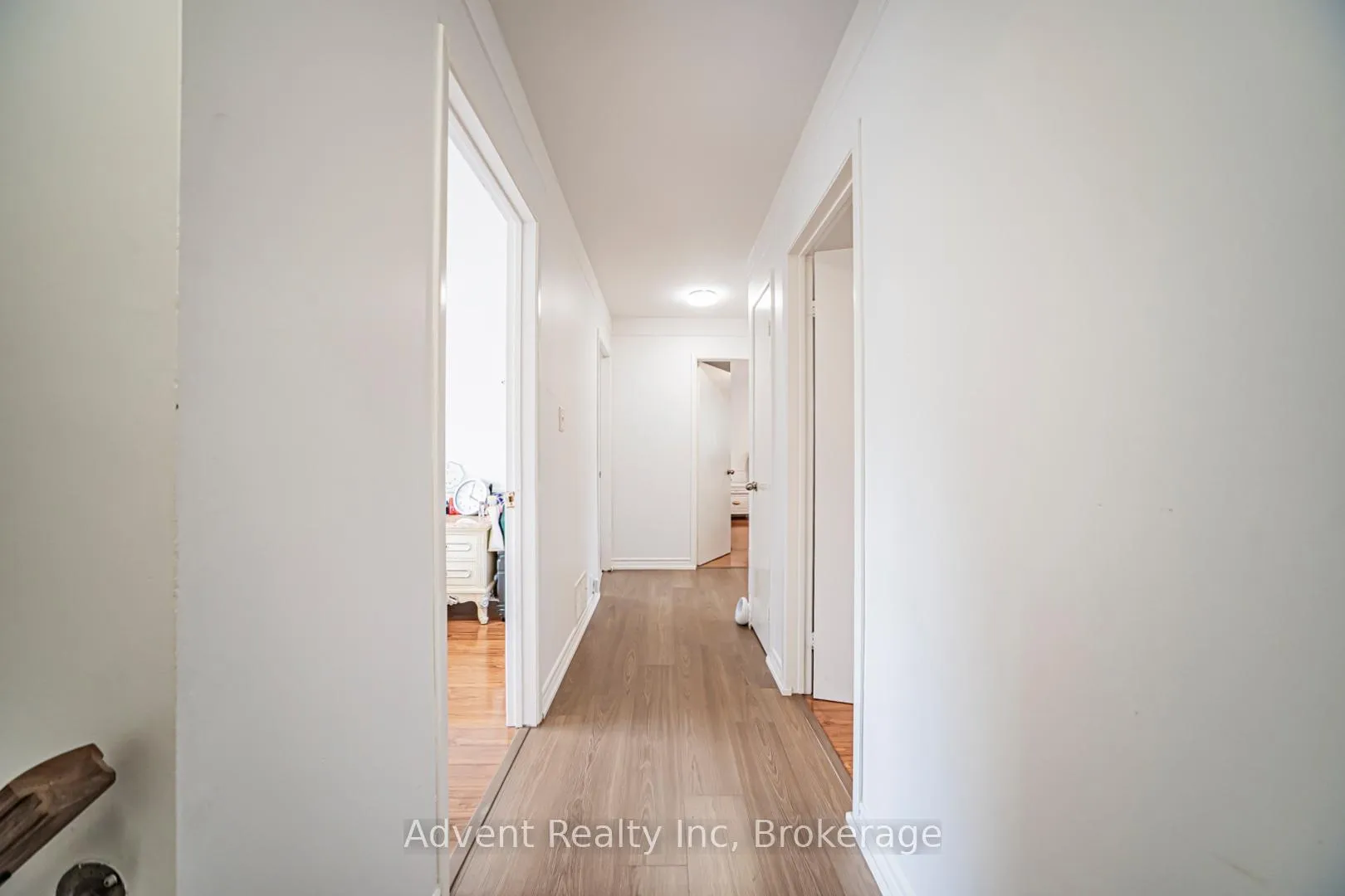 Photo 22 of 95 Pringle Avenue, Markham, Markham Village — HOMEH