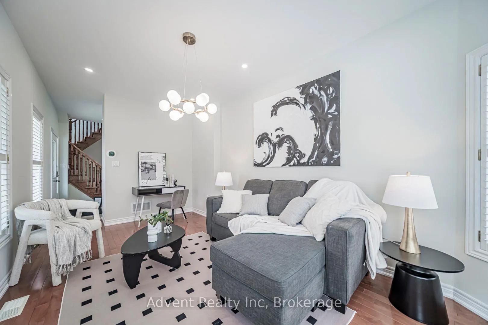Photo 5 of 2 Albert Baily Way, Markham, Buttonville — HOMEH
