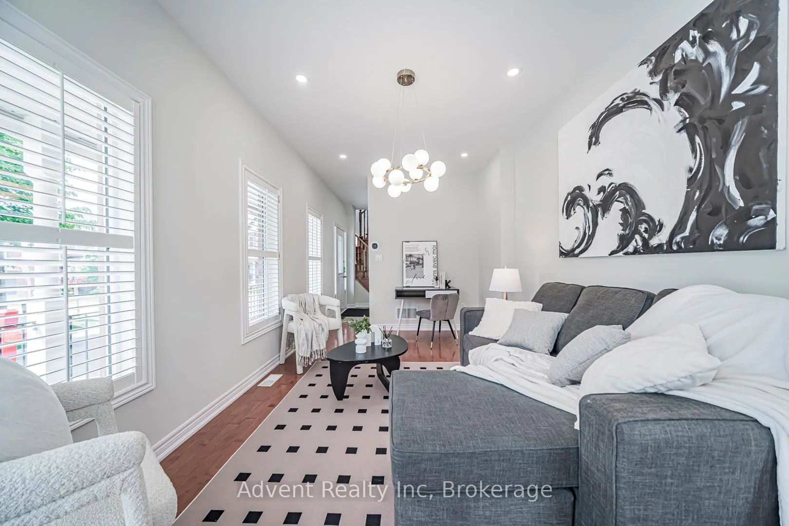 Photo 6 of 2 Albert Baily Way, Markham, Buttonville — HOMEH