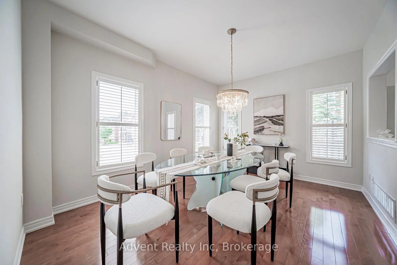 Photo 8 of 2 Albert Baily Way, Markham, Buttonville — HOMEH